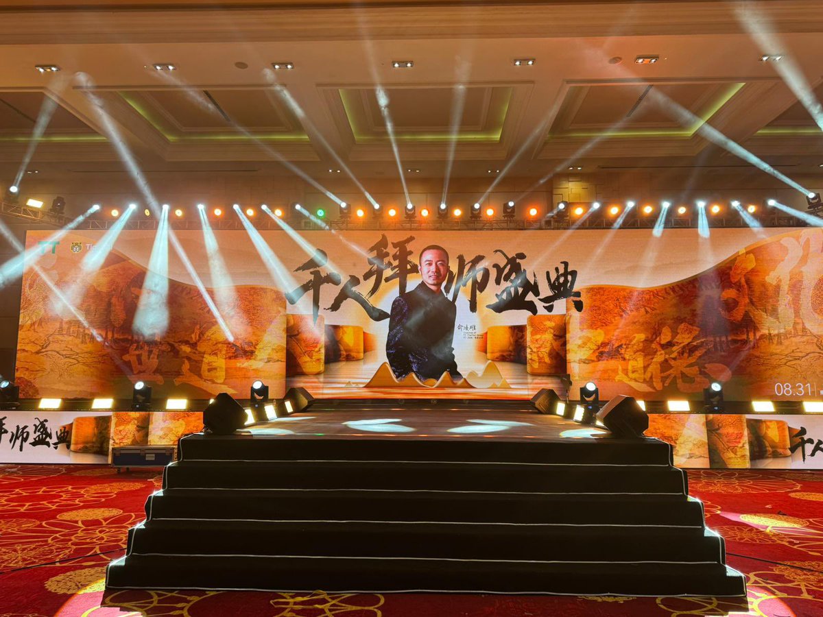 ttxleige's tweet photo. 金边千人拜师盛典，都来了吗？😁😁😁

微信Layne1319     电报@Layne1314 https://t.co/l4qFD7eVxo