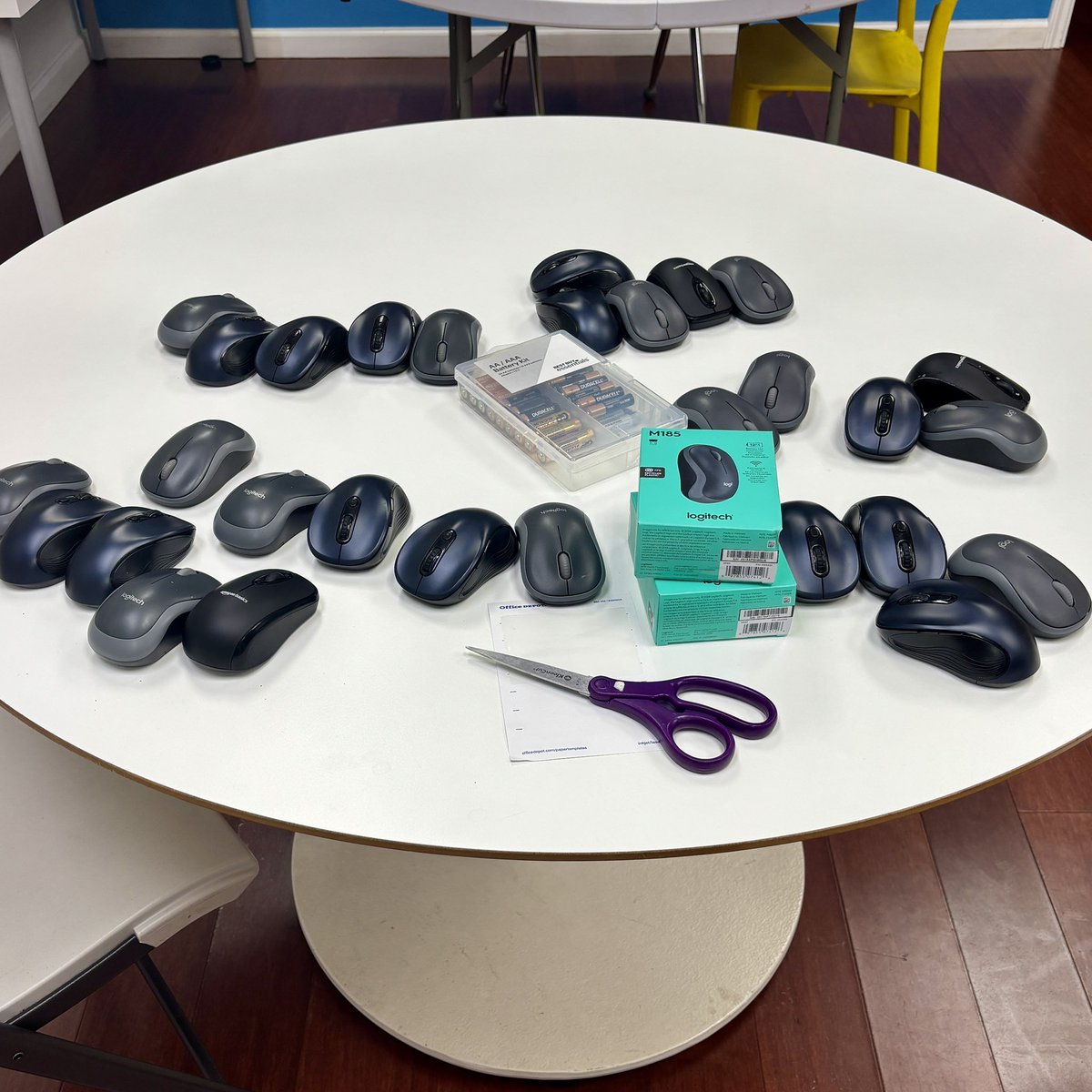 mycodingplace's tweet image. We are getting ready for a busy week at 4-5 schools each day! We need to make sure all the mice are numbered and working for the 22 Coding and Digital Art Clubs! #TechForKids #austinfamilies #codingforkids #austinkids #digitalart #technology #stemeducation