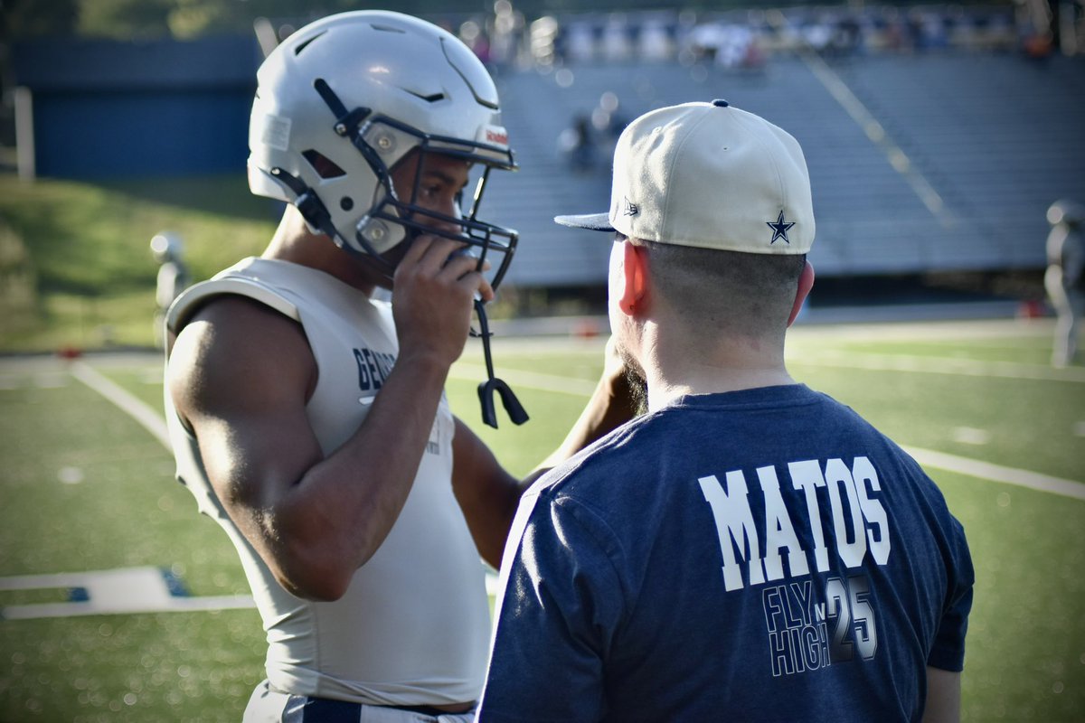 Antonio1Matos's tweet image. I had a solid game against Reidsville this past Friday. I made good blocks on offense and had some solid tackles on defense. Highlights: hudl.com/v/2SXeh5