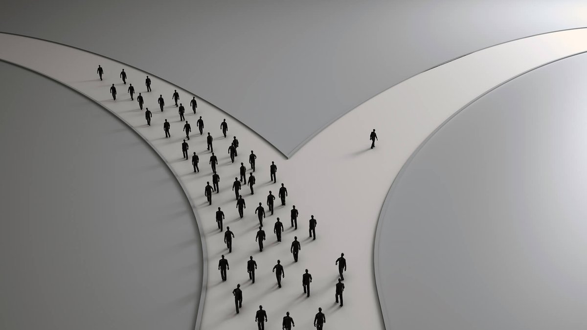 نحن في مرحلة فزر للناس في العالم وقد نكون في آخر الزمان حقاً.
ما نراه من احداث ومؤشرات لا توحي بان المستقبل طويل الأمد.

اختيار الطريق الصحيح لا يكون بكثرة من يسلكه فتمضي مع الأغلبيه على عمى، بل بما في نهاية الطريق ولا يراه الا ذو قلب سليم

"لا تستوحشوا في طريق الهدى لقلة أهله"