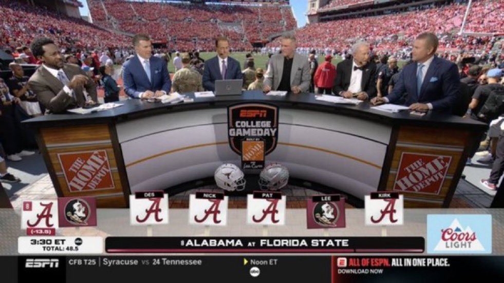 Lee Corso went out as the GOAT 🐐