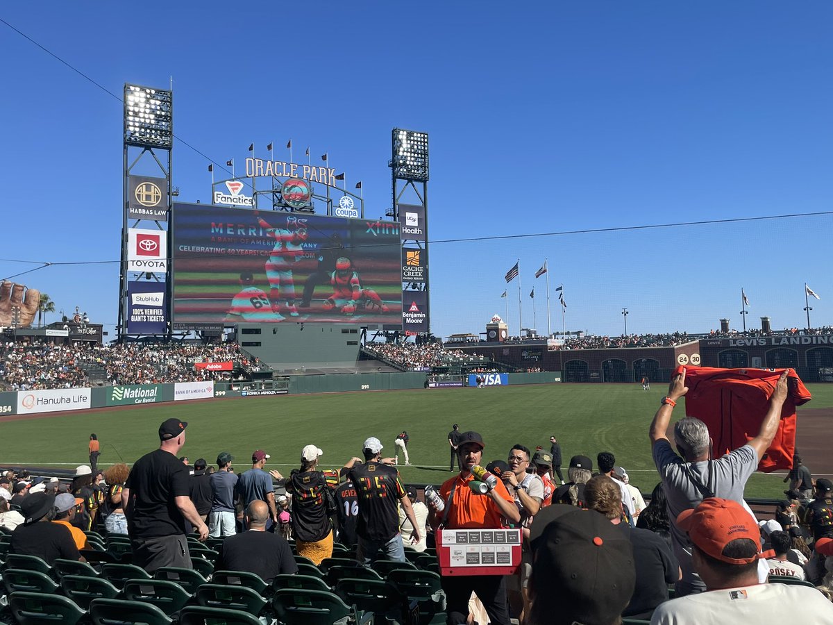 Tony Thomas tweet media