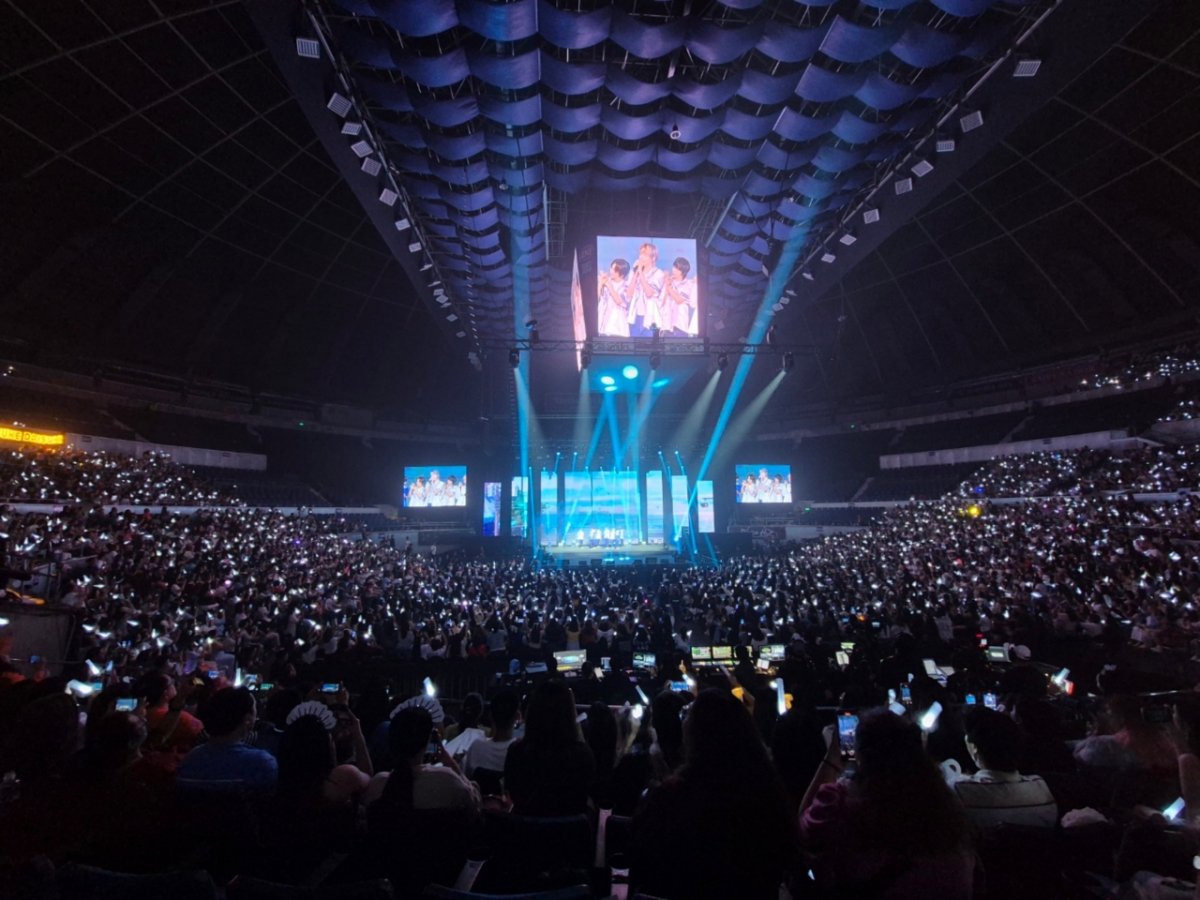 ahofnews's tweet photo. [📰] "Monster Rookies" AHOF First Fan Concert in the Philippines Amidst 10,000 Fans' Enthusiasm... A Great Success

🔗 https://t.co/j9EjXwsZC2

#AHOF #아홉 @AHOF_official https://t.co/rNkdOEJf5B