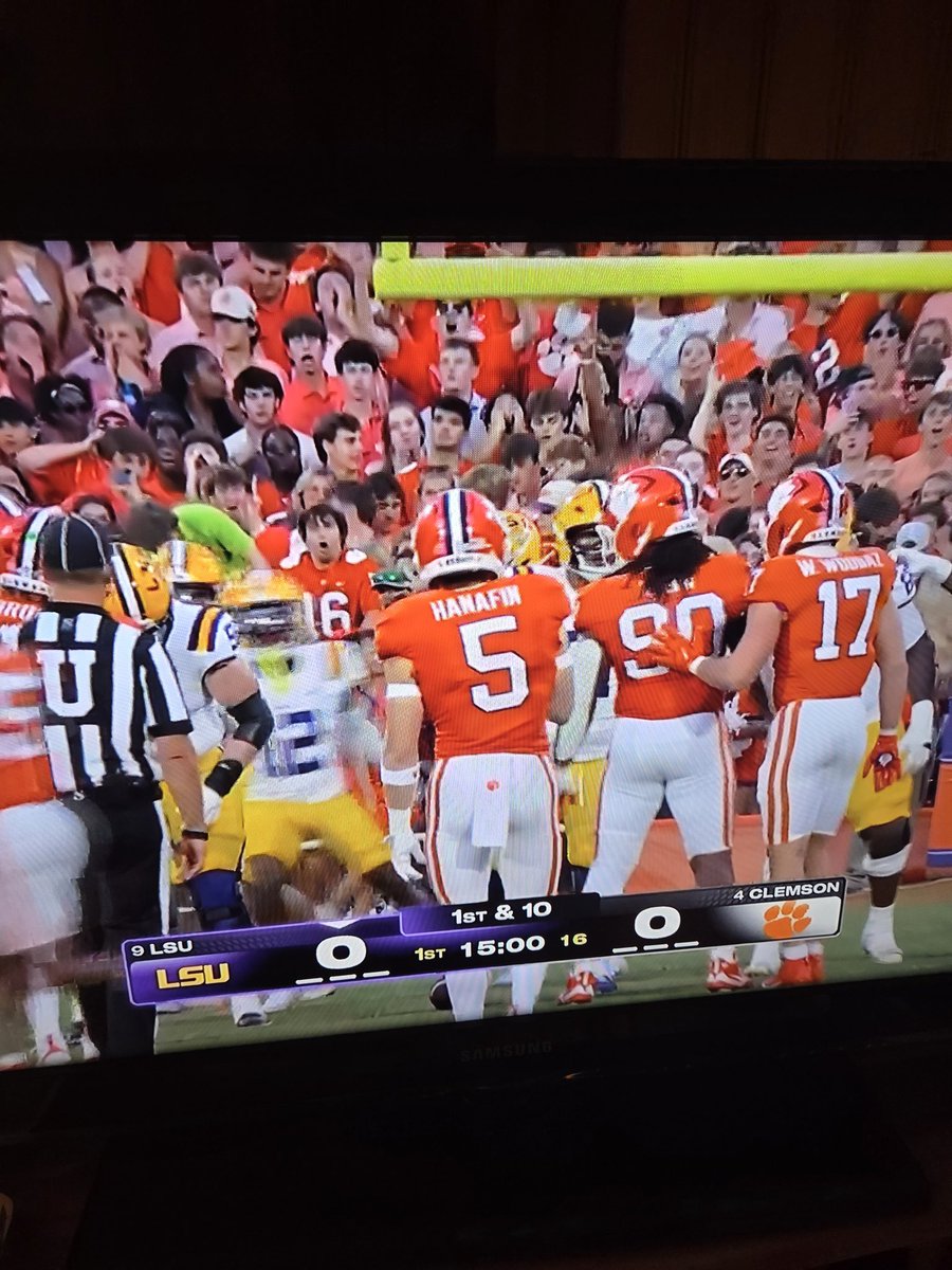 Coach_Willey_FB's tweet image. I see you #5, @RonanHanafin former knight starting for @ClemsonFB tonight on national TV! #letsgo knights everywhere today!