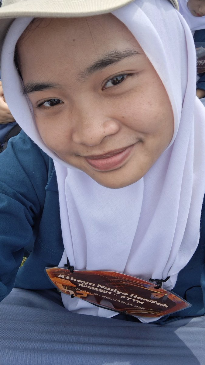 athathefirst's tweet image. Surprise!! SERU BANGET PARA MENTOR YEL-YELNYAA 
Patrick main layang-layang
Kakak mentor semangat sayang
New friend list! Nawwa, Cels, Ifra, Ayu, Firi
#Day1MenjadiVenturions
#LifeLongLearner #MengakarKuat
#OSKMITB2025
#KATITB2025