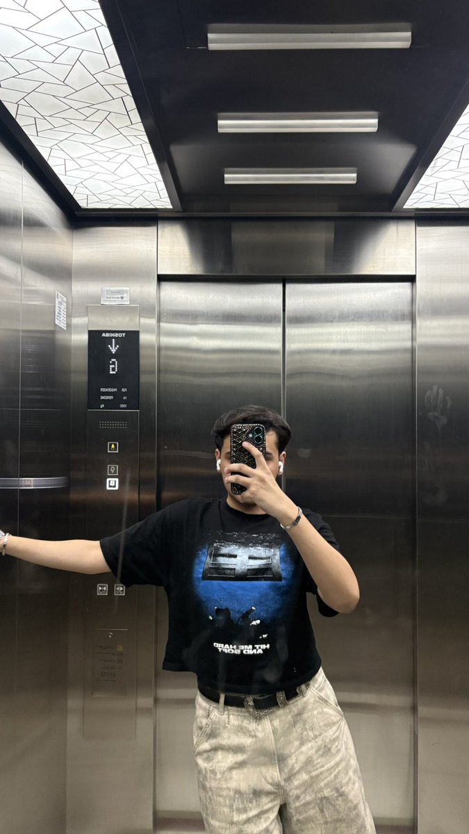 🎧 (@iamdamonddd) on Twitter photo 