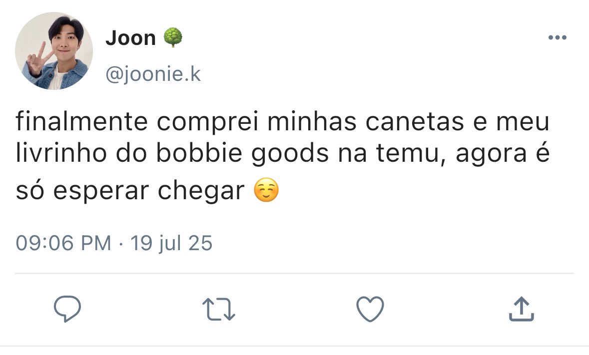 bokiesvrse's tweet photo. 𝗻𝗮𝗺𝗴𝗶 (𝗺𝗶𝗻𝗶) 𝗮𝘂 || 𝗯𝗼𝗯𝗯𝗶𝗲 𝗴𝗼𝗼𝗱𝘀 🐻

Onde Namjoon finalmente consegue comprar suas canetas para bg na temu.
Mas a encomenda de NJ vai para casa de seu vizinho Yoongi, que não entendia porque o vizinho que ele jurava ser hétero tinha comprado um vibrador. https://t.co/iwgsSurzI1