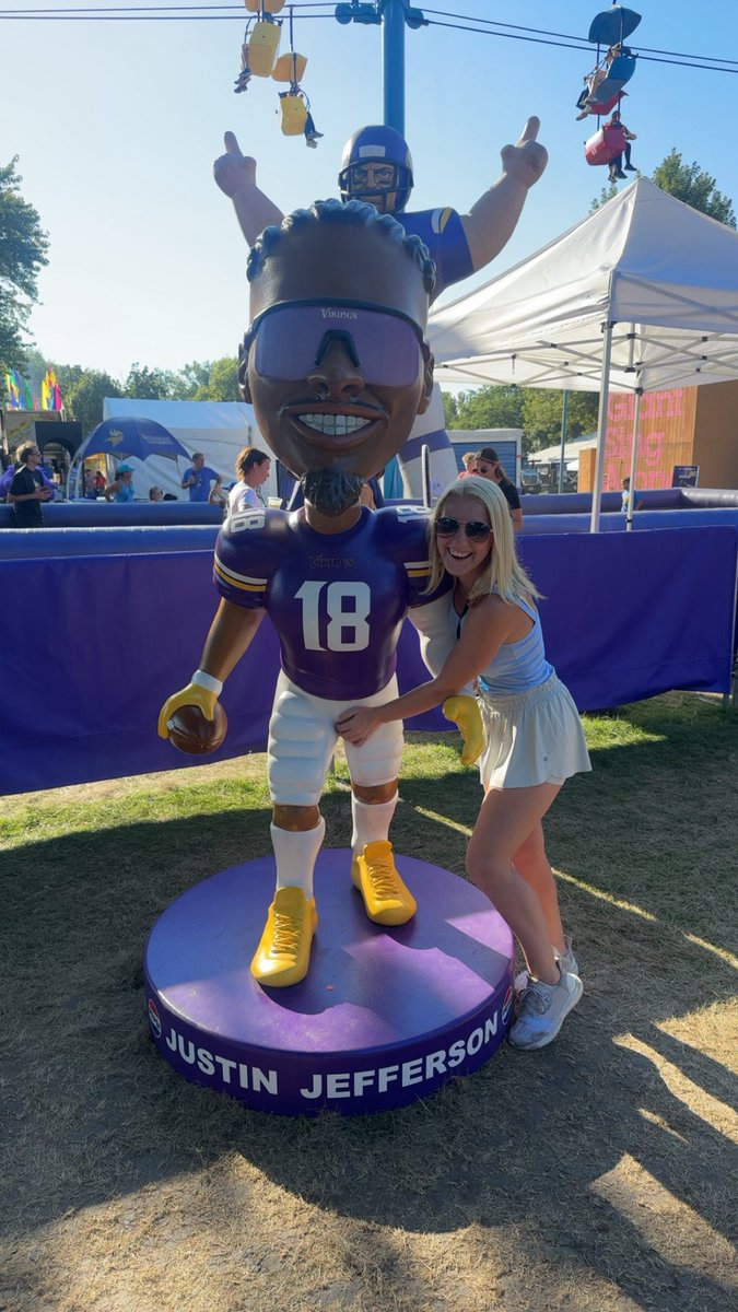 I think it’s safe to say that Justin Jefferson is Maddy’s favorite player. #Skol