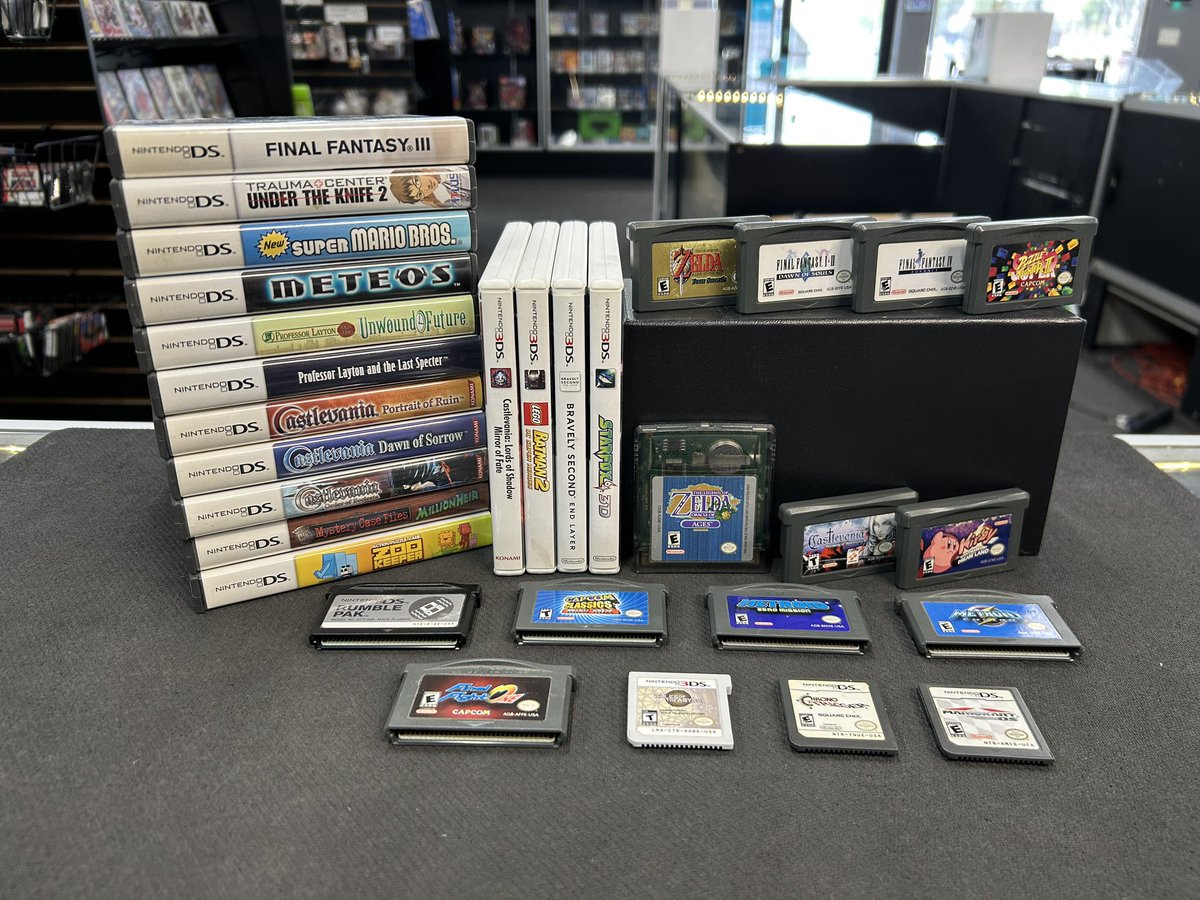 BlueShellGaming's tweet image. 🔥 HANDHELD HEAT 🔥

BSG Bullard just got in lots of great handheld titles, including Castlevania, Metroid, Zelda, Final Fantasy, Kirby, and MORE!