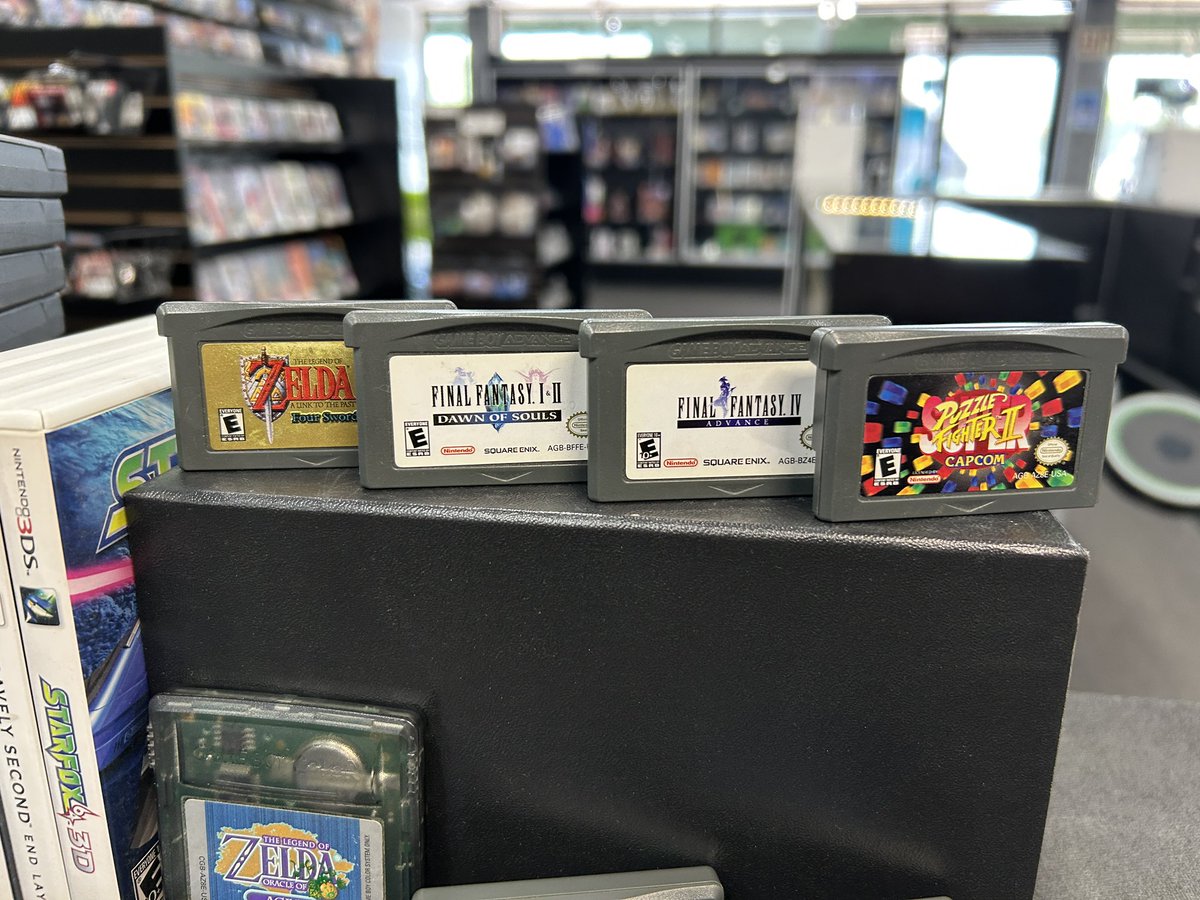 BlueShellGaming's tweet image. 🔥 HANDHELD HEAT 🔥

BSG Bullard just got in lots of great handheld titles, including Castlevania, Metroid, Zelda, Final Fantasy, Kirby, and MORE!