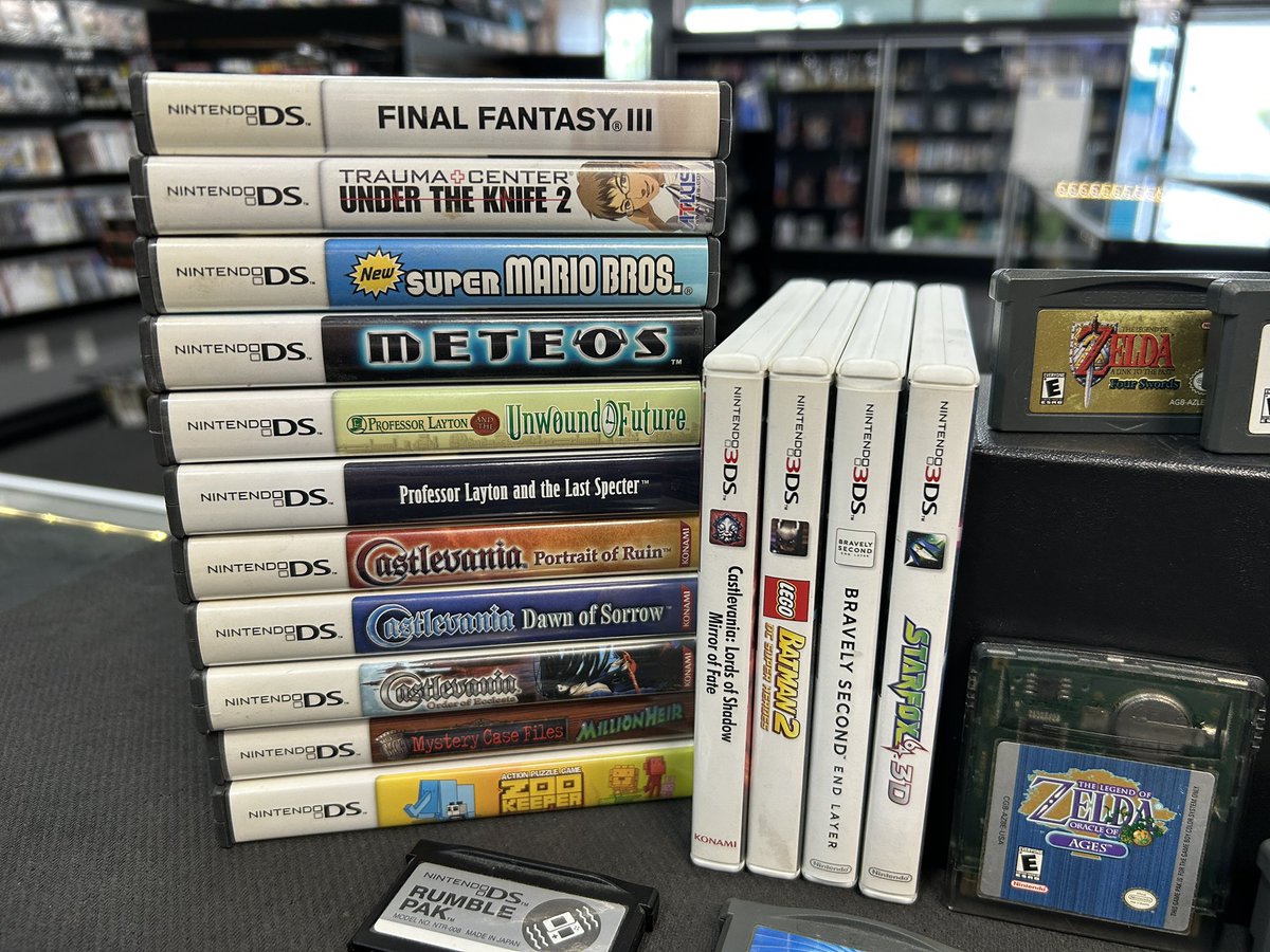 BlueShellGaming's tweet image. 🔥 HANDHELD HEAT 🔥

BSG Bullard just got in lots of great handheld titles, including Castlevania, Metroid, Zelda, Final Fantasy, Kirby, and MORE!