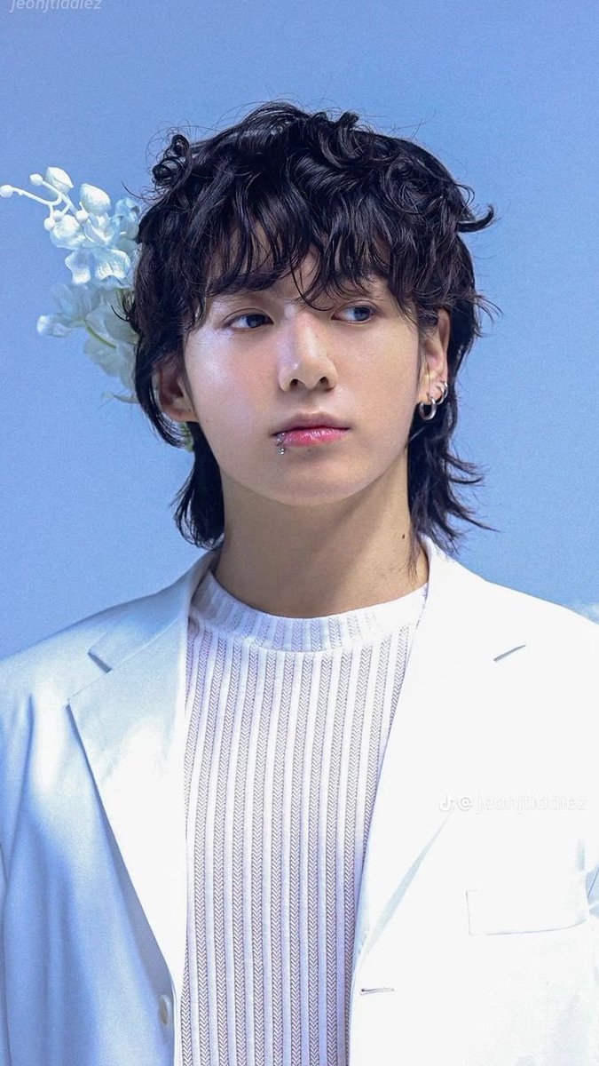 Happy 28th birthday to BTS's JUNGKOOK! 🥳🎉