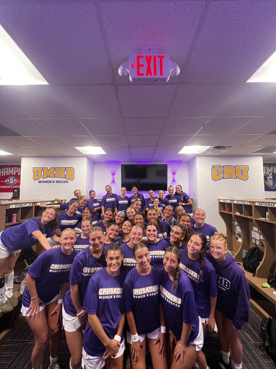 Team pic for Gameday!!!
@CruWomansSoccer  
#SMTInnovatorsF25