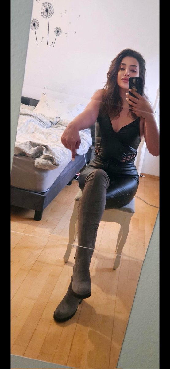 RT-GAME 
1/1/1
Ladys 3 Kommentare 
Subs 2
30 Minuten 🫦😈
Alle mitmachen!Er will weiter gefickt werden!
🤭💸🐷
FinDom Geldherrin Paypiggies Zahlsklave Femdom Moneydom Goddess