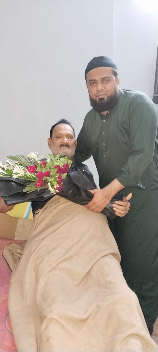 MIqbalRW's tweet photo. کچھ دنوں سےطبیعت ٹھیک نہیں ہے_پیرکومیرا آپریشن ہے۔ میرے ہمدرد دوست،عزیز،رشتہ دار، ساتھی، پارٹی ورکرز میرے گھر آئے۔ جنہوں نے آکر یا فون پرخیریت دریافت کی، سب کادل سے شکر گزار ہوں۔اللہ سب کوخوش رکھے۔دعا کریں کہ آپریشن کامیاب ہوزندہ رہاتو پھر ملیں گے۔سب کےلیے دعااوربہت ساراپیار۔ https://t.co/a4ZNUfEves