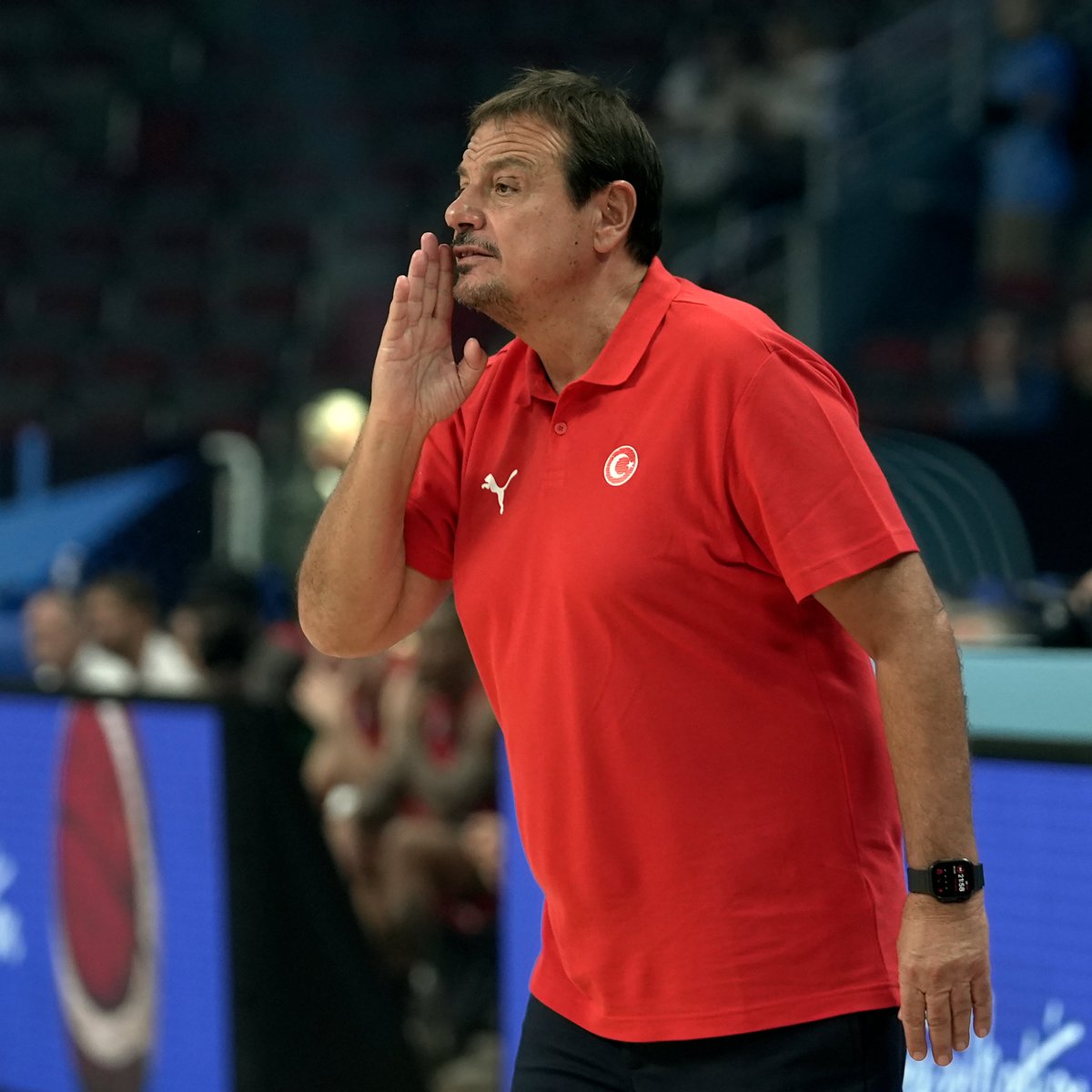 Ergin Ataman: "Bu maçın rahat geçeceğini siz de tahmin ettiniz herhalde bizi TRT Spor Yıldız'a attınız. Yine de bu takım, finale doğru gidiyor. Umarım TRT 1'e doğru gideriz."