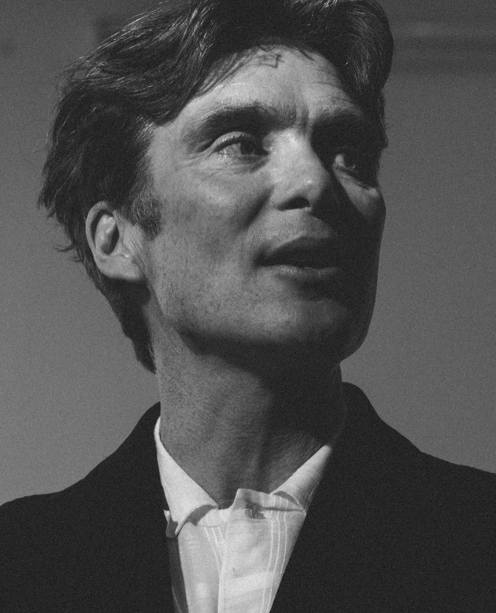 TITUSDANF0RTH's tweet photo. cillian in black and white, one of my favorite genres. https://t.co/jZR9eTLiTD