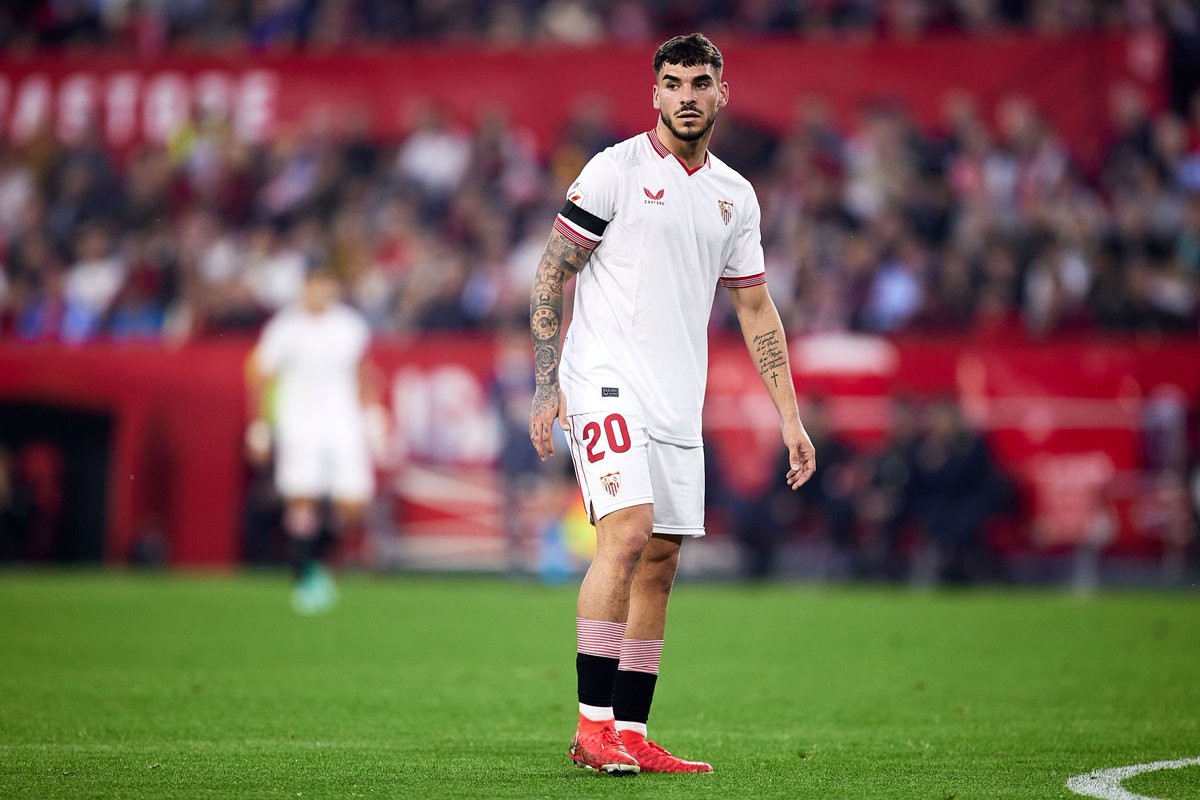 ¿ Delantero titular en el Sevilla ?

Rt: Akor Adams

💟: Isaac Romero