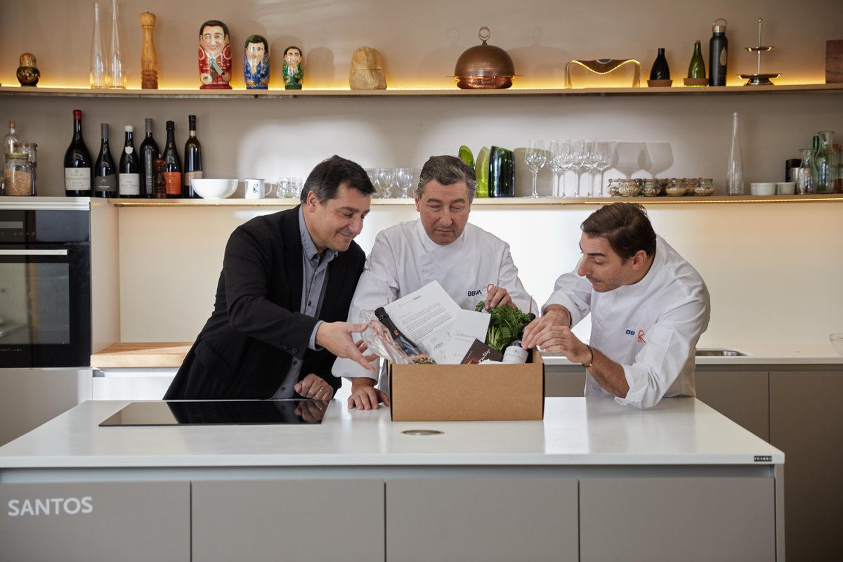 Joan Roca: Hay una parte obvia de conocimiento, de técnica, de todo lo que necesitas para trabajar en una cocina, pero es muy importante la transmisión de valores, esos que nuestros padres también nos trasladaron a nosotros.
