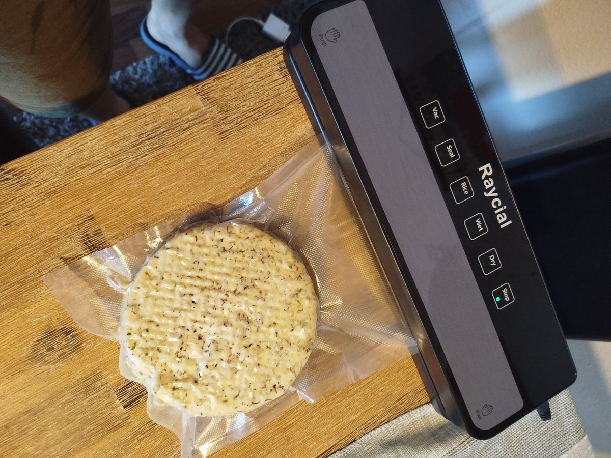 For those wondering what i am up to:
I got into my cheese-making era