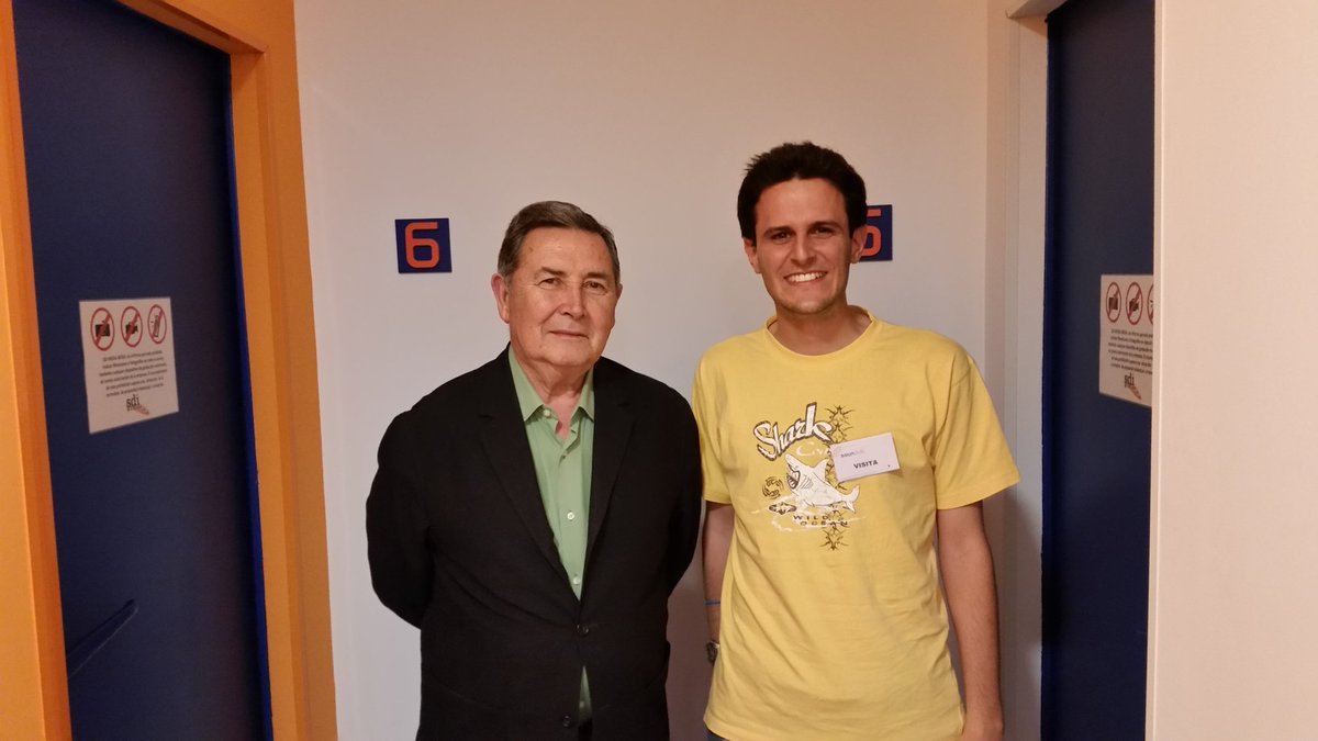 elkaike's tweet photo. DEP :( Admiraba mucho su trabajo. Y mi madre siempre le recordaba por su trabajo en la radio. Conocerle hace 10 años fue realmente especial https://t.co/FQ8mXoRuhz