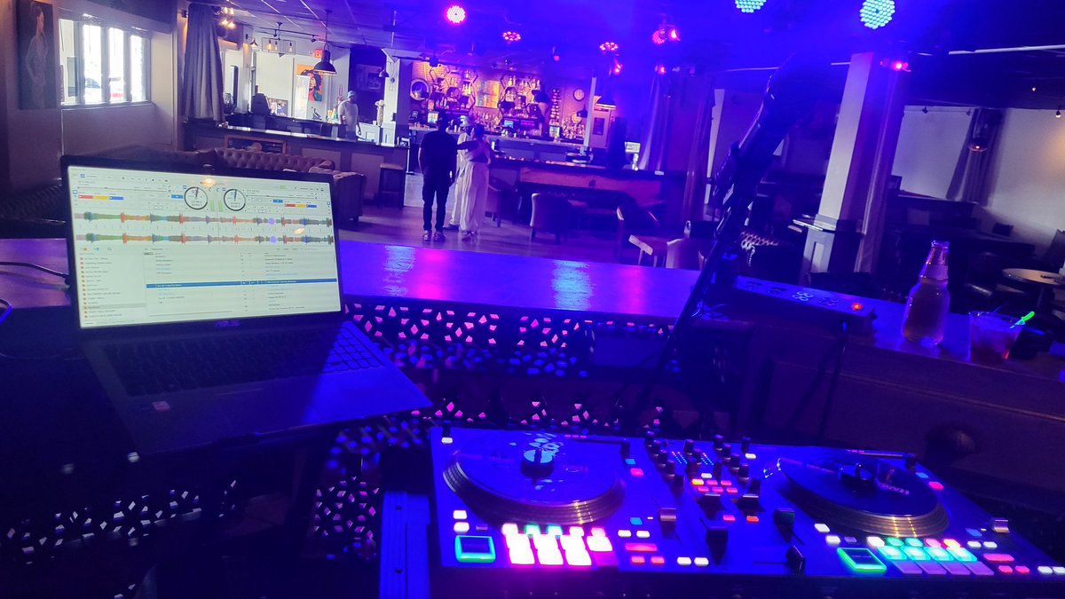 djcencity's tweet image. Doors are open at Terminal 8! Come thru and catch a flight with me #PartyWithCenCity