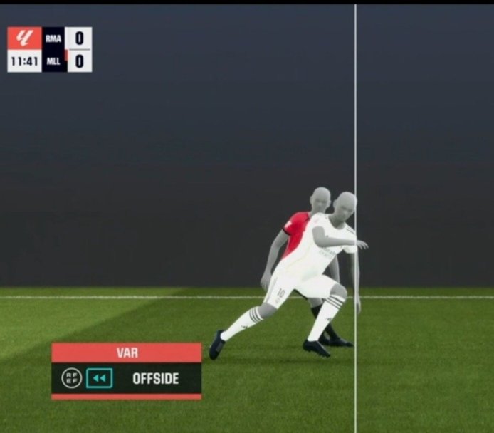 PortalSotero's tweet photo. La imagen virtual del semiautomático en el Mundial o en la Champions sale al instante. En la Liga Negreira tardan 5 o 6 minutos en salir y te lo ponen junto a una imagen partida donde no ves al pasador y al infractor en el mismo frame. Es vergonzoso. https://t.co/29r71HnnE0