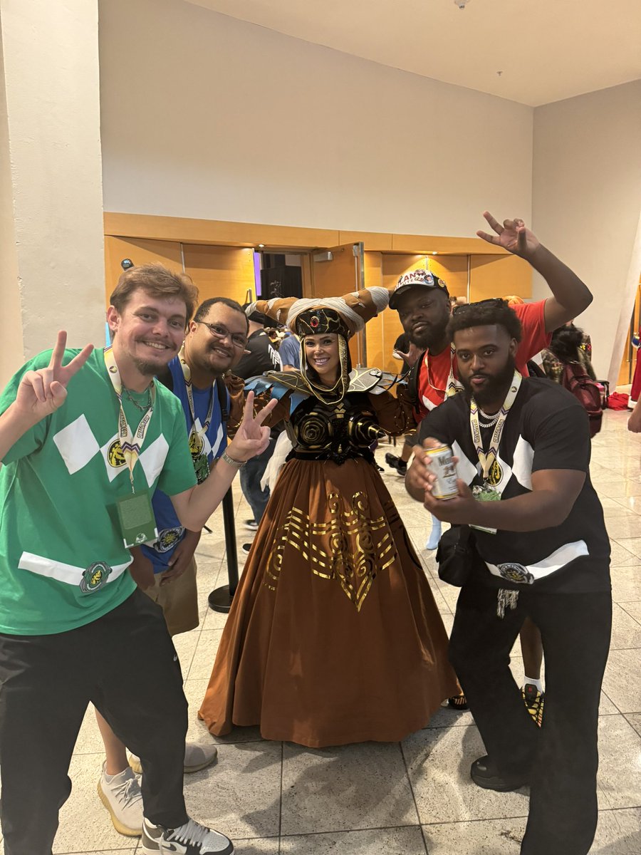 CurrentEraPod's tweet photo. Current Era &amp; friends at Dragon Con this weekend! https://t.co/wNiim8L4Sr