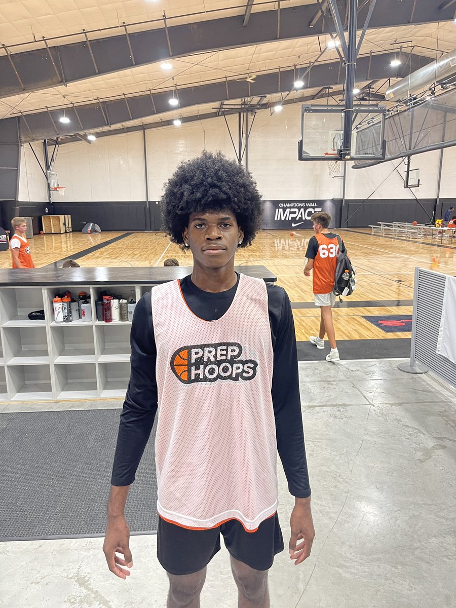 Stephon Booth showing D1 potential today in Sioux Falls.  Big fella is legit 🏀

<a href="/DaksHoops/">DAK Hoops</a>