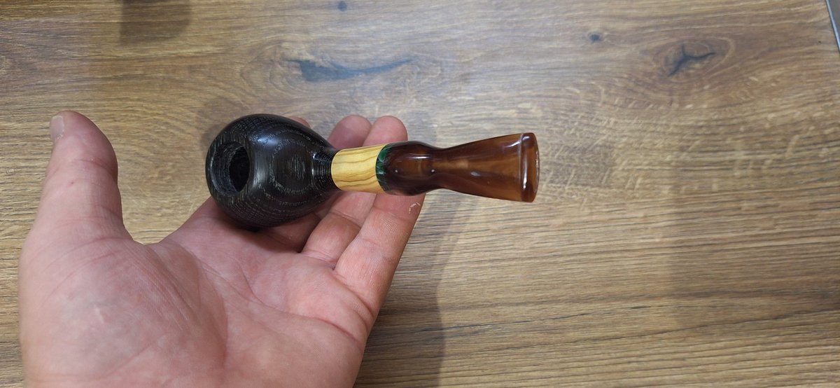 cetverogrbidjet's tweet photo. The Promise
Djet's Pipes handmade freehand morta pipe, handcut ebonit stem. 6mm filter tenon, chamber 20x37mm.
Weight: 53gr
#djetspipes #handmade #unique #newpipe https://t.co/F7uDvBoWnS