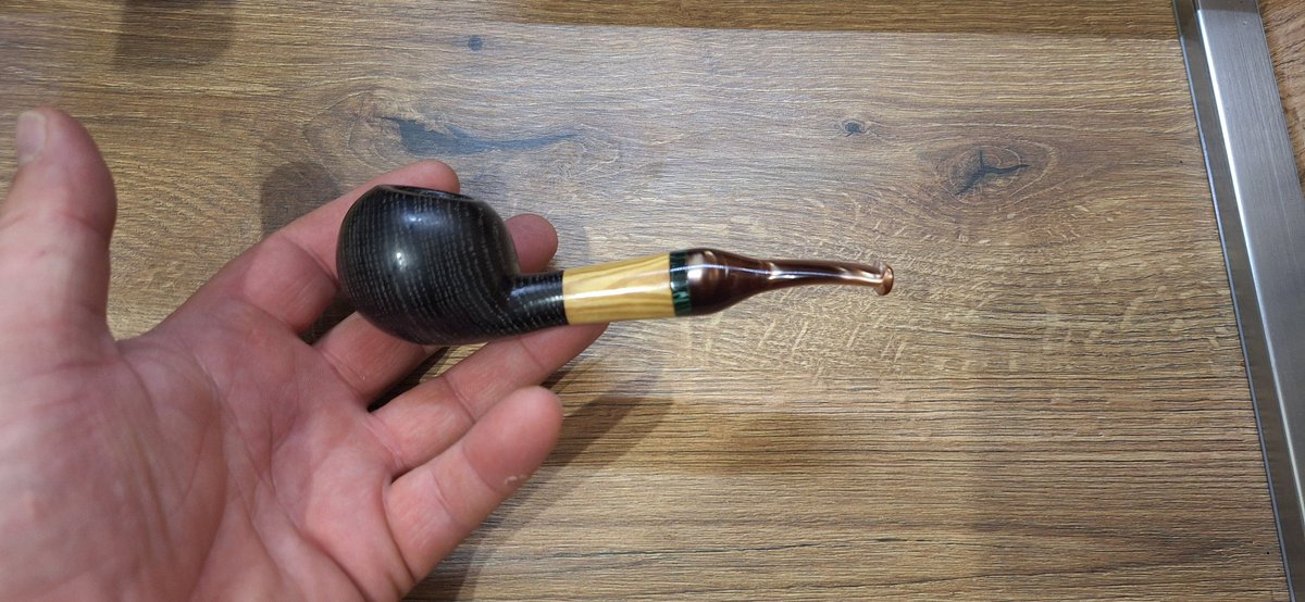 cetverogrbidjet's tweet photo. The Promise
Djet's Pipes handmade freehand morta pipe, handcut ebonit stem. 6mm filter tenon, chamber 20x37mm.
Weight: 53gr
#djetspipes #handmade #unique #newpipe https://t.co/F7uDvBoWnS
