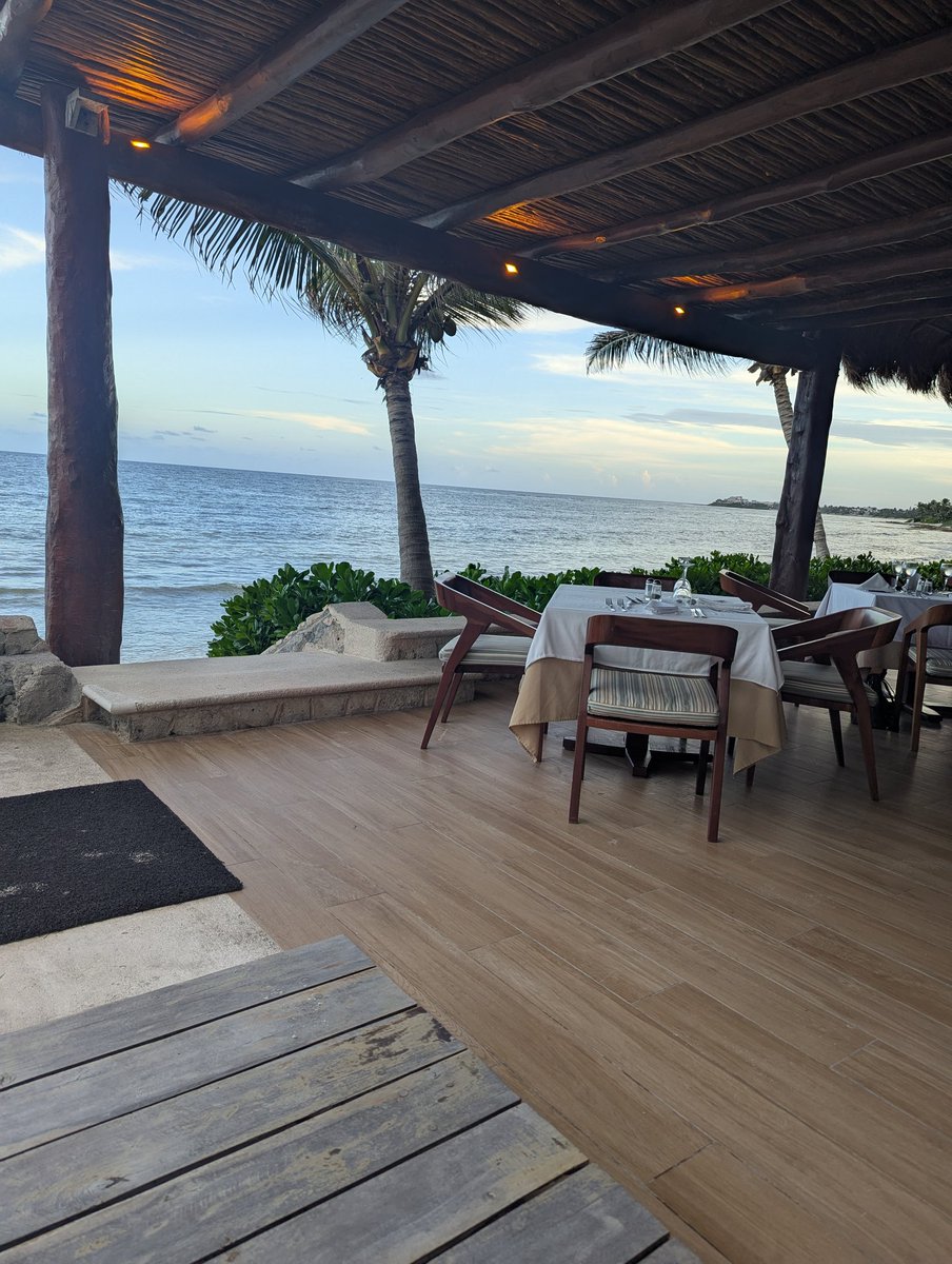 RussellHall2's tweet image. Just chilling...Out of office on...
👑😎😎👑🇲🇽🇲🇽...X