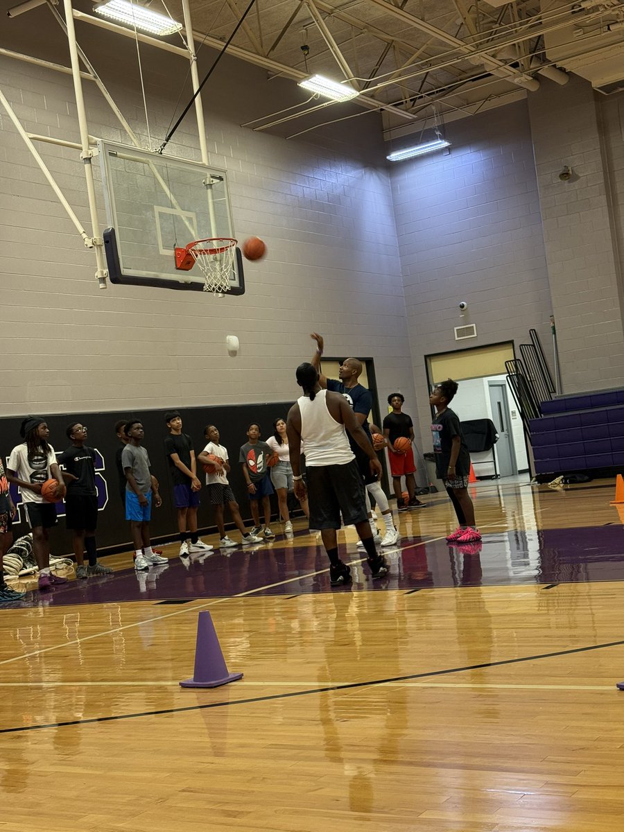 Jerrell A. Barron Sr. (@jerrellabarron) on Twitter photo Spent the morning feeding into quite a few <a href="/HumbleISD_HMS/">Humble Middle School</a> students with free basketball lessons. This is an initiative to build deeper relationships that’ll lead to a greater impact in the classroom! Spent the morning feeding into quite a few <a href="/HumbleISD_HMS/">Humble Middle School</a> students with free basketball lessons. This is an initiative to build deeper relationships that’ll lead to a greater impact in the classroom!