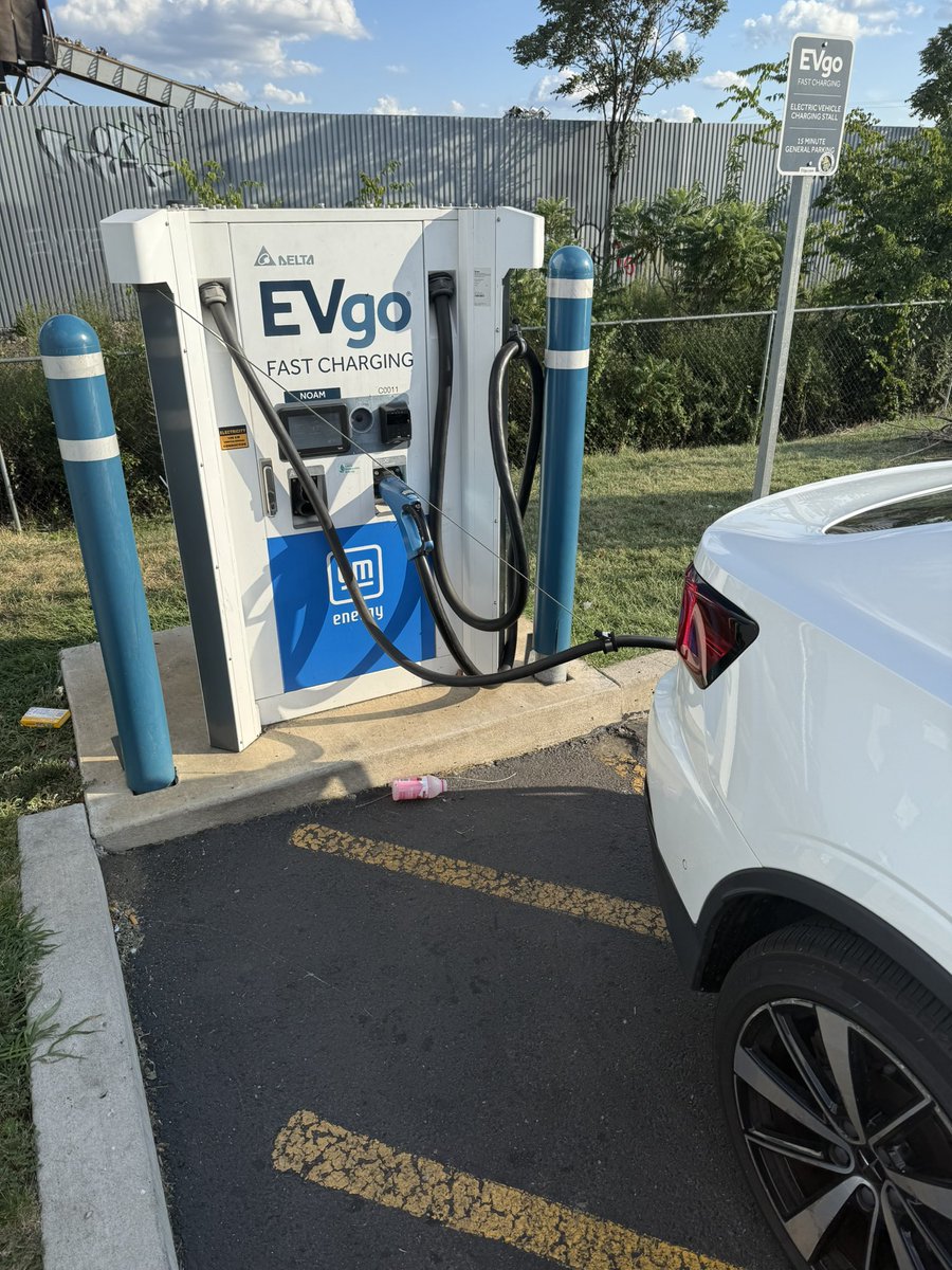 Truthfully understand everyone’s qualm ever with EVs now. Public charging sucks 📉