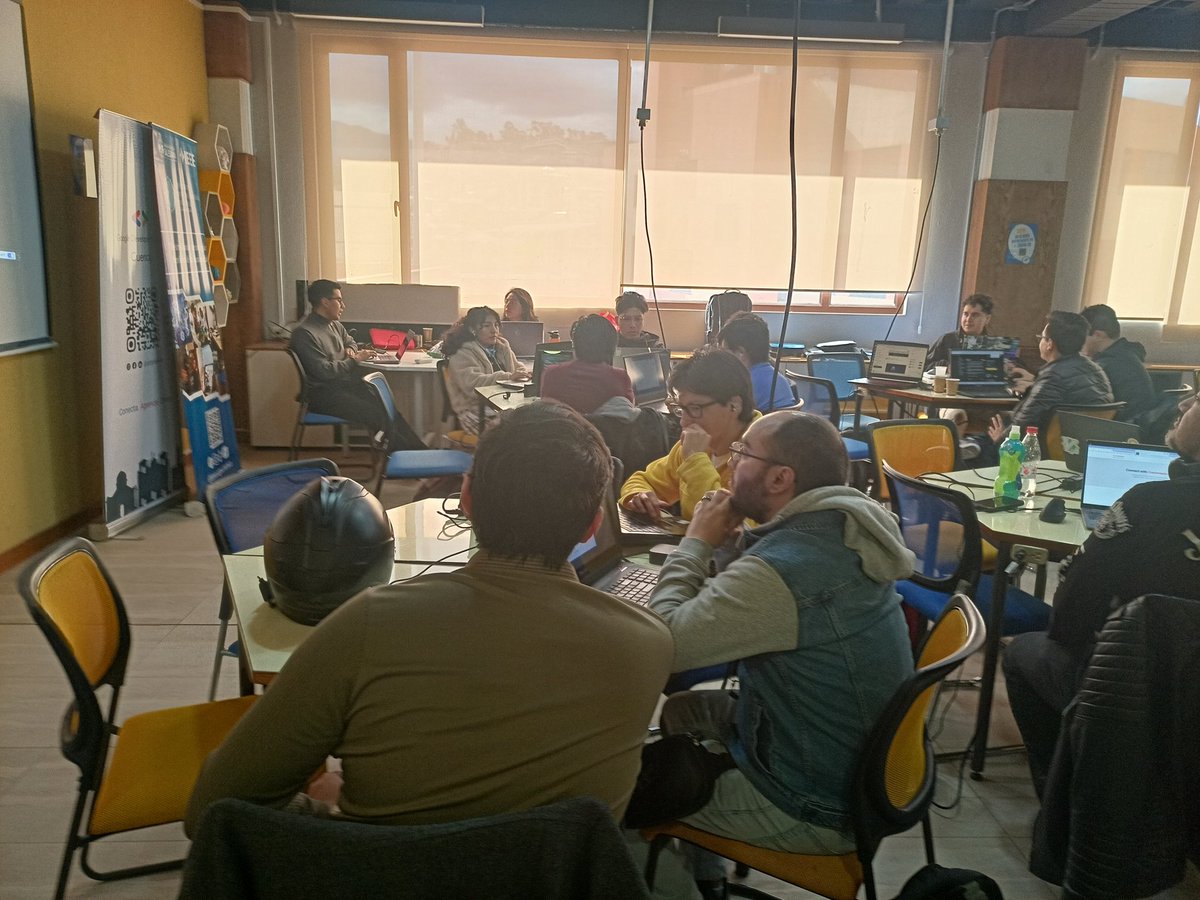 ETH_ECU's tweet image. Aleph Hackaton en Cuenca
Coding!!💻

#AlephHackathon #Ecuador #Cuenca