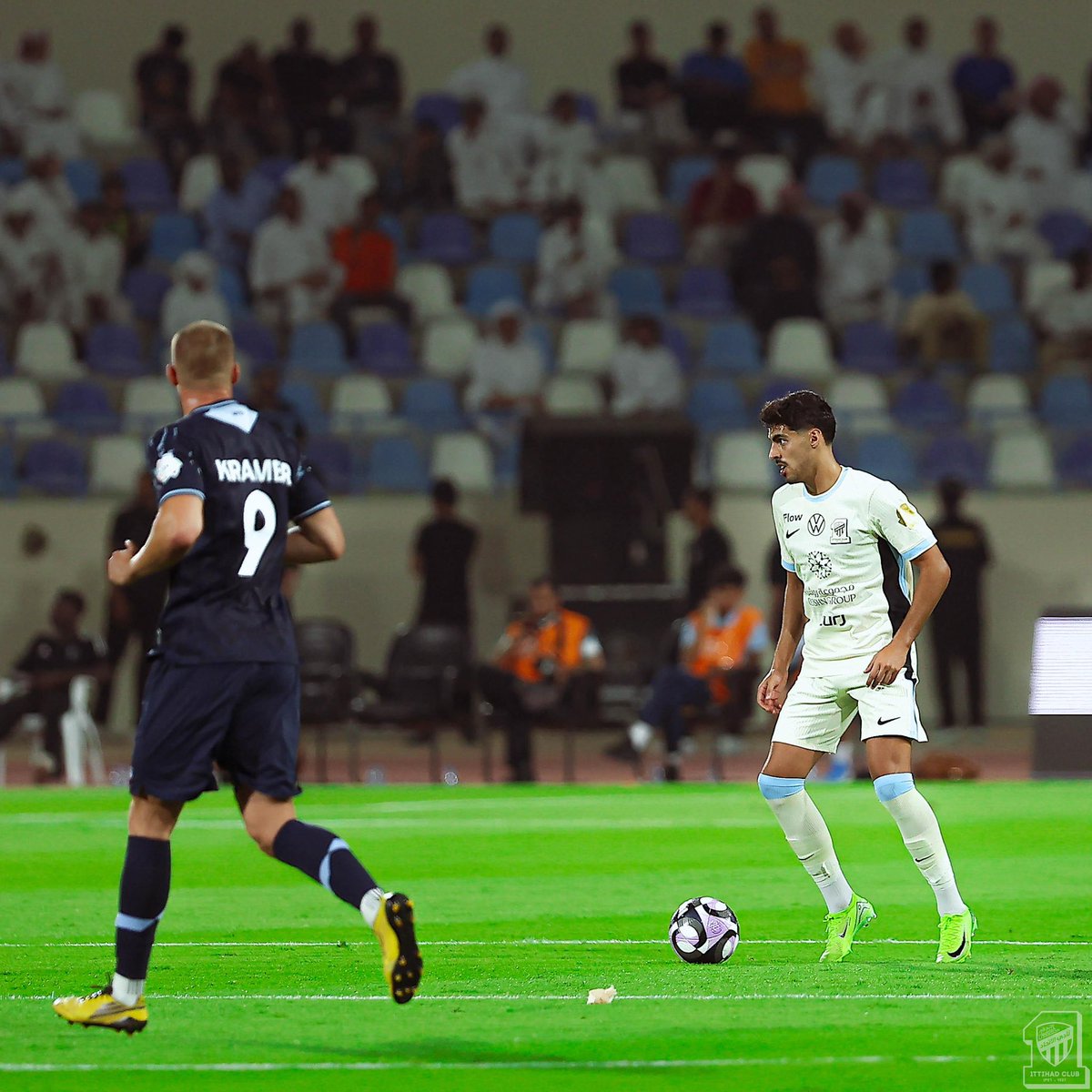 saqahtt's tweet image. مبروك جماهيرنا الغاليه 💛🖤