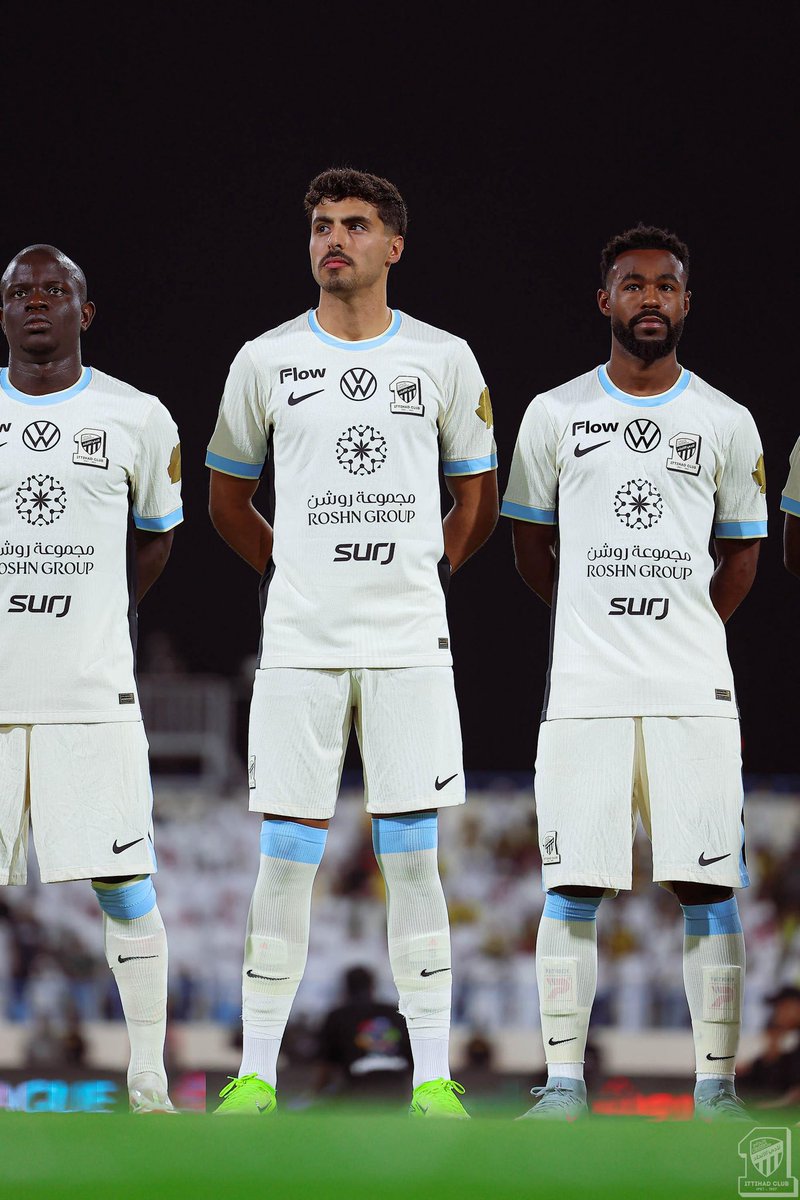 saqahtt's tweet image. مبروك جماهيرنا الغاليه 💛🖤