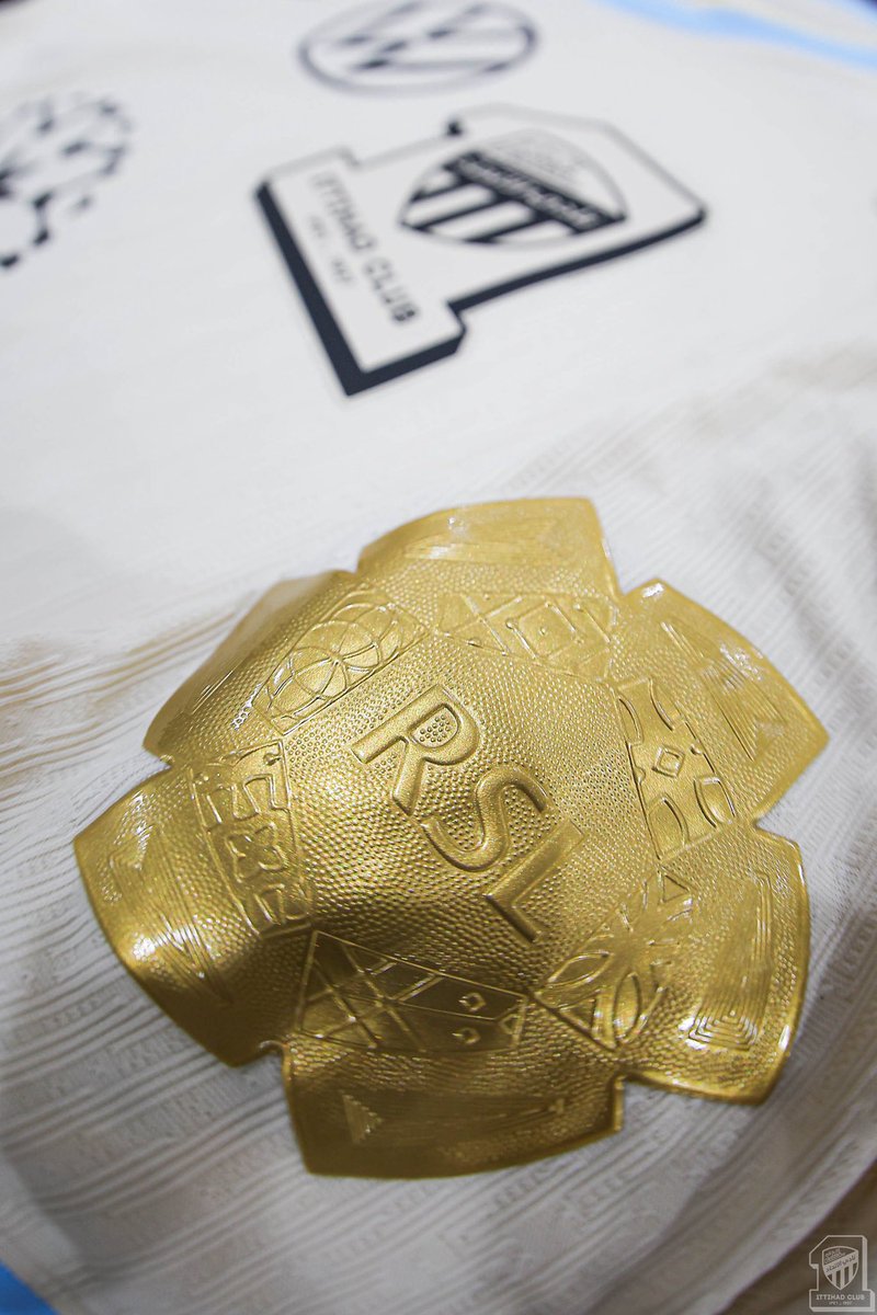 شعارنـا ذهبي .. لونـه جميل 🤩☝️

 #الاتحاد_الاخدود