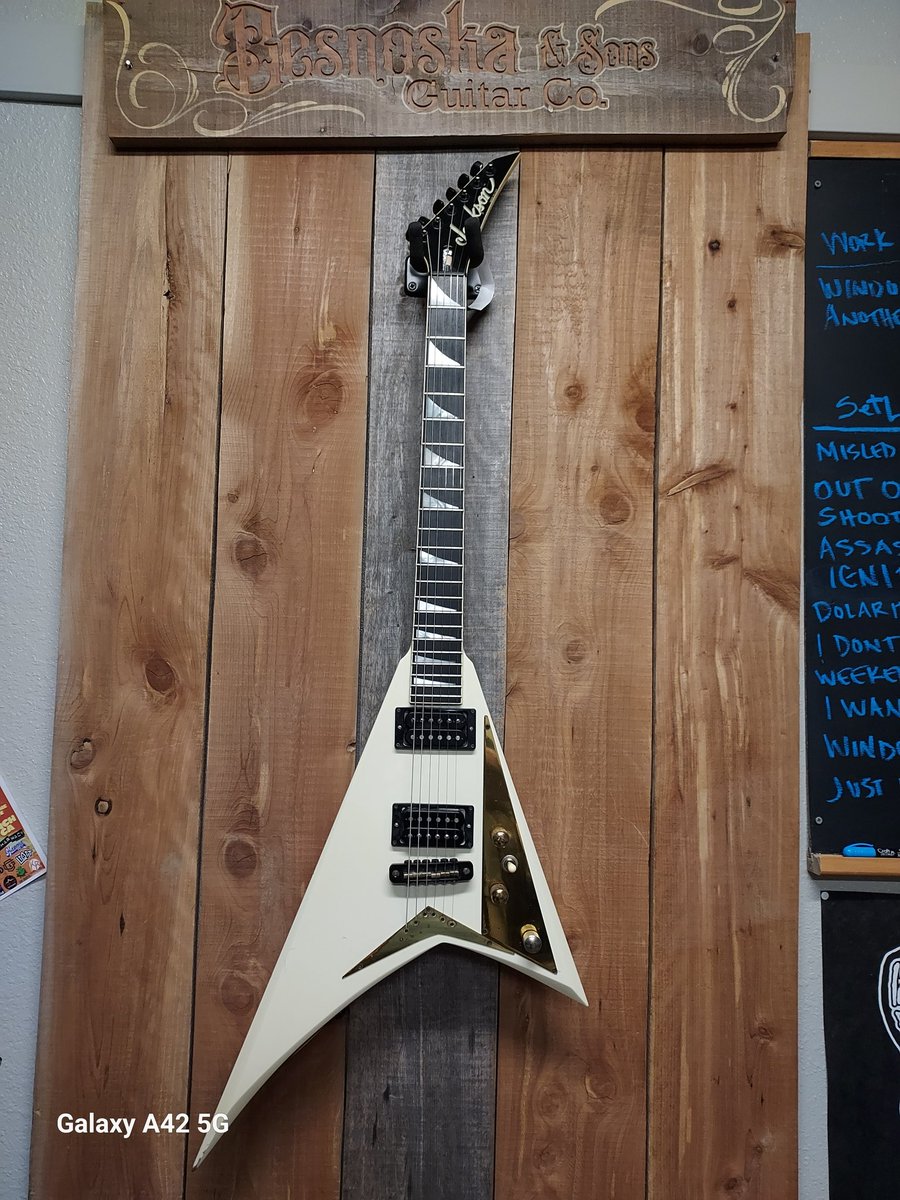 MartinLuthier ⚔🏴🎸🔫🚁🤸♂️ tweet media