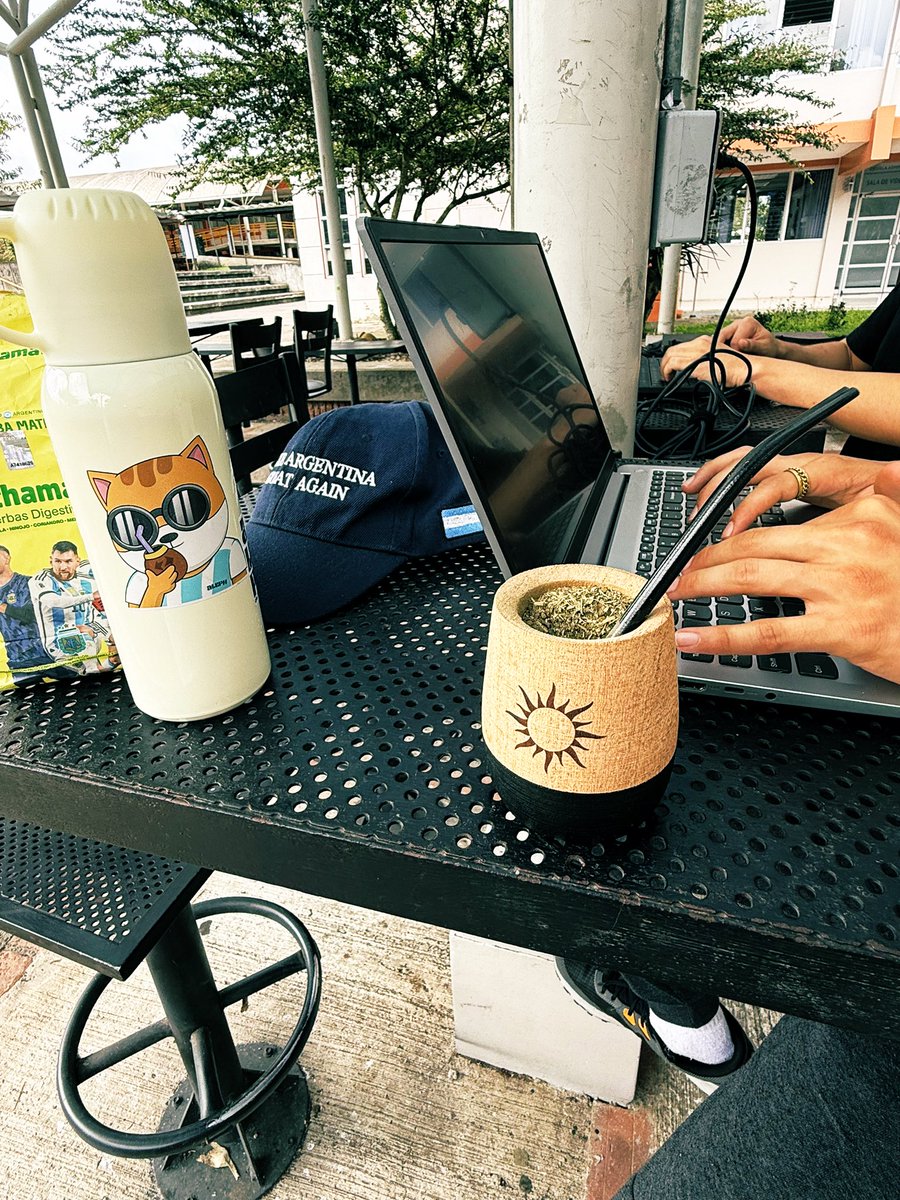 ZKComponents's tweet image. Taking a quick break with the teammates! 🧉🇦🇷

@alephhackathon @v0 @vercel @zksync 

Pura Vida! 🇨🇷

#AlephHackathon #Web3 #zksync