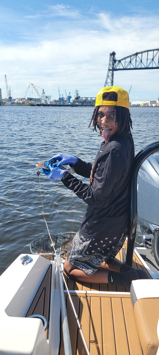 Joseph Youngblood (2029) (@jdasniper22) on Twitter photo Out here with the family 🎣fishing 🐟 sometimes... just got to relax, reset & refocus 💫 <a href="/Sydi_hoops/">Sydney A. Youngblood (2029)</a>
Dad <a href="/Coach_j_77/">Jefferson Youngblood</a> with his <a href="/DeionSanders/">COACH PRIME</a> 😎 #Blenders
#fishinglife #fishing #fyp #family Out here with the family 🎣fishing 🐟 sometimes... just got to relax, reset & refocus 💫 <a href="/Sydi_hoops/">Sydney A. Youngblood (2029)</a>
Dad <a href="/Coach_j_77/">Jefferson Youngblood</a> with his <a href="/DeionSanders/">COACH PRIME</a> 😎 #Blenders
#fishinglife #fishing #fyp #family