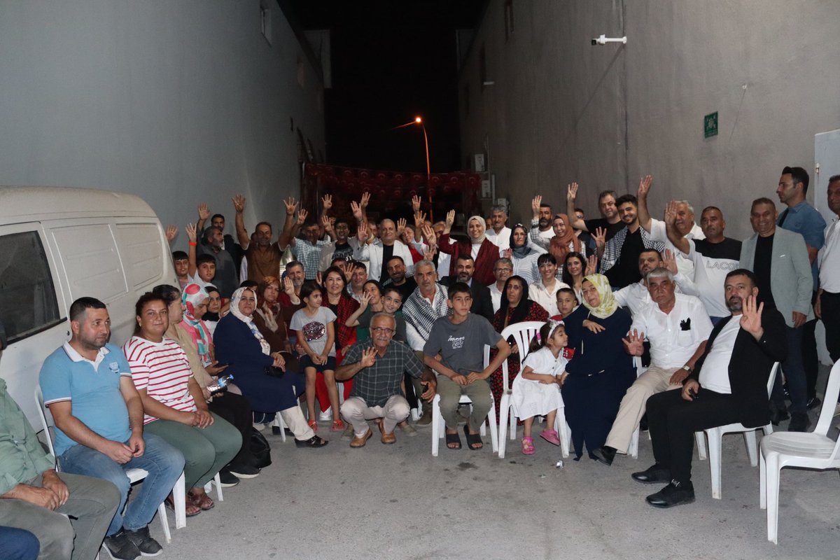 ibrahimgokcedg's tweet photo. 📍Ova Mahallesi

Milletvekilimiz Sayın Sunay Karamık ile Ova Mahallesi’ndeki hemşehrilerimizle bir araya gelerek gönül köprüleri kurduk. 🤝

Birlik ve beraberliğimizin simgesi olan bu buluşmada, samimiyet ve içtenlik dolu sohbetlerle kardeşliğimizin ne kadar güçlü olduğunu bir kez daha hissettik. 🇹🇷

#OvaMahallesi #BirlikVeBeraberlik #AKParti #Kardeşlik

@omerrcelik @abuyukgumus @yahyacelik_
@ozmehmetemin @Tamer_Dagli @KaramikSunay  @abdullahdogru01 @farukaytek