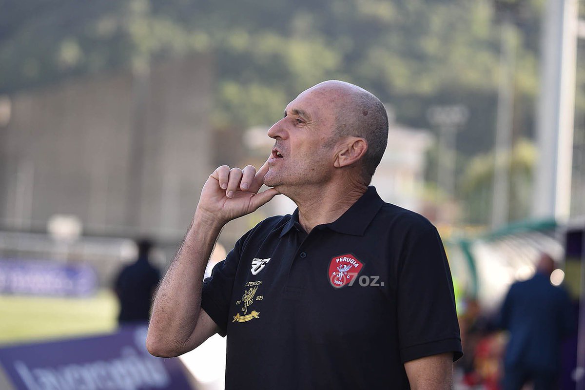 ACPerugiaCalcio's tweet photo. 🎙️| SALA STAMPA 

#BraPerugia, post gara con mister #Cangelosi 

https://t.co/ceCIbkc88w

#vamosgrifo #BRAPER @seriecofficial https://t.co/U0Umhm7AqW