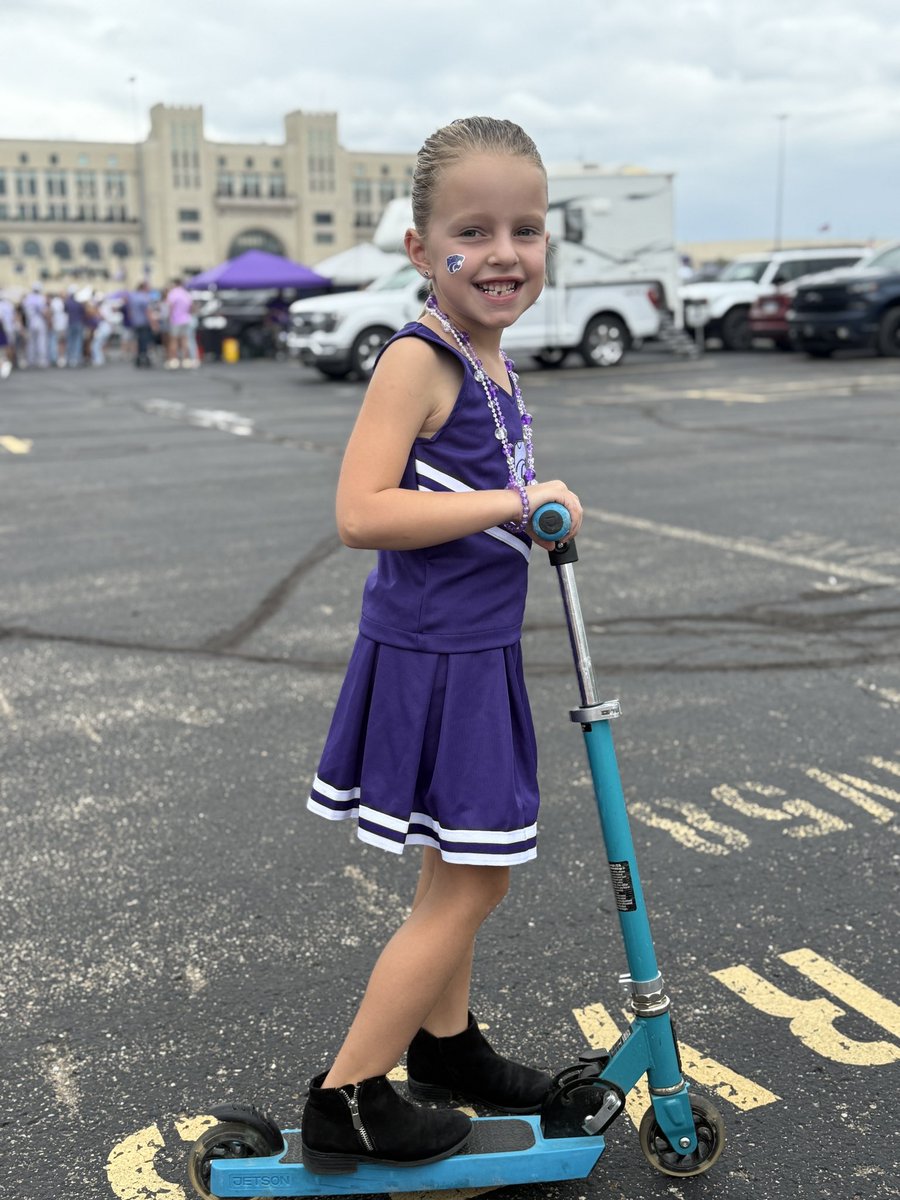 Haley_Kaus's tweet photo. #KStateFB 🏈💜 https://t.co/HLIvgll5e7