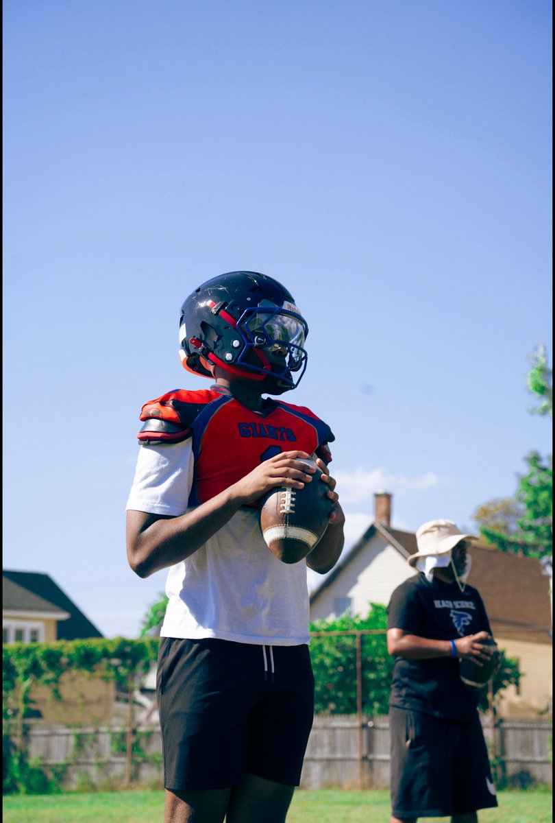 TremayneH2026's tweet photo. Less than a week away from our first game against orchard park can’t wait to get a chance to perform with my new teammates!
#statesrun https://t.co/FuJXWGAU8s