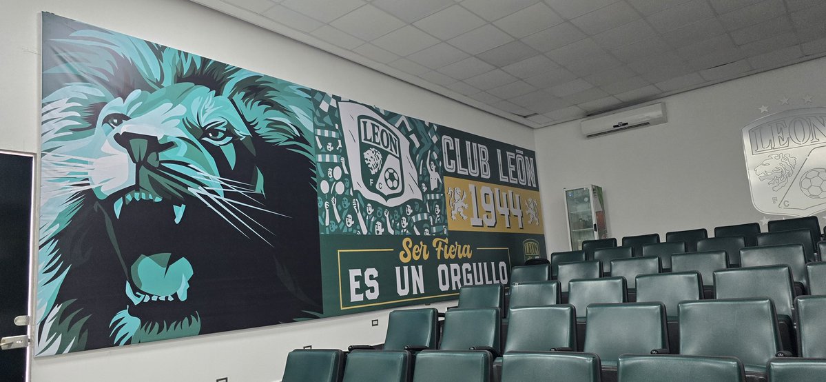 Paco Montes (@pacomontesla) on Twitter photo ยฟQuรฉ les parece la nueva imagen de la Sala de prensa del <a href="/clubleonfc/">Club Leรณn</a> ?
*Me latiรณ ๐ฆ ยฟQuรฉ les parece la nueva imagen de la Sala de prensa del <a href="/clubleonfc/">Club Leรณn</a> ?
*Me latiรณ ๐ฆ
