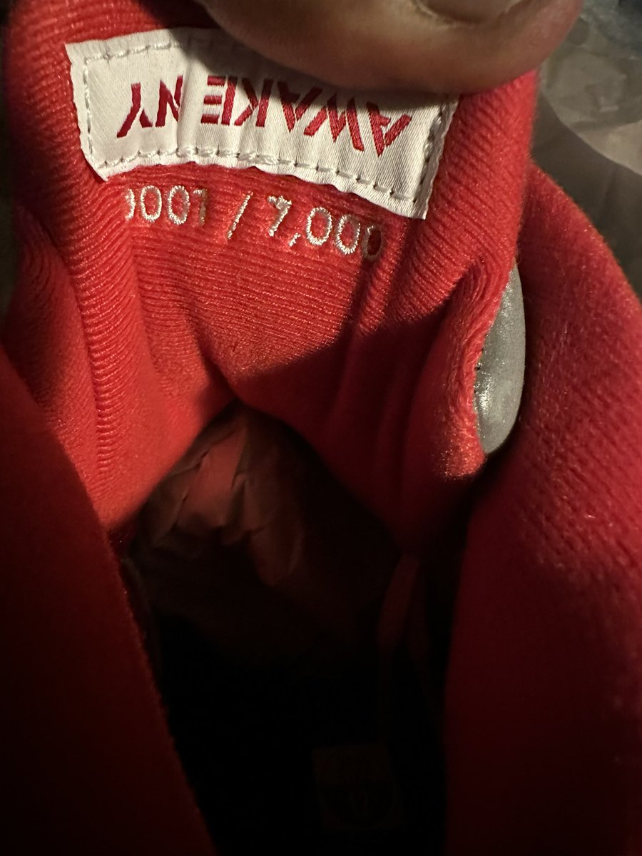 Still working on my fit for these lol, but they are sweeeeeetttttt 🩷❤️🖤 <a href="/Nike/">Nike</a> <a href="/Jumpman23/">Jordan</a>