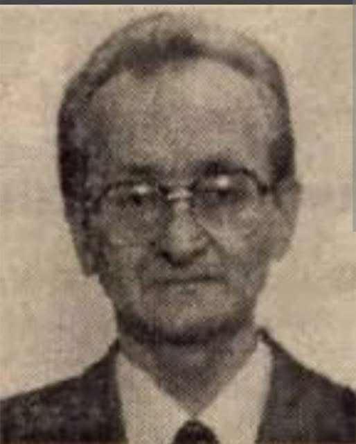 Професор др. András Dávid (Мађар) рекао је на научном скупу у Новом Саду, да се у Будимпешти чува Библија из четвртог века из Далмације писана на Србском језику.
И нико ништа, ни да истражује ни да направи копију, бар да објави народу да такво нешто постоји.
Сви ти разноразни