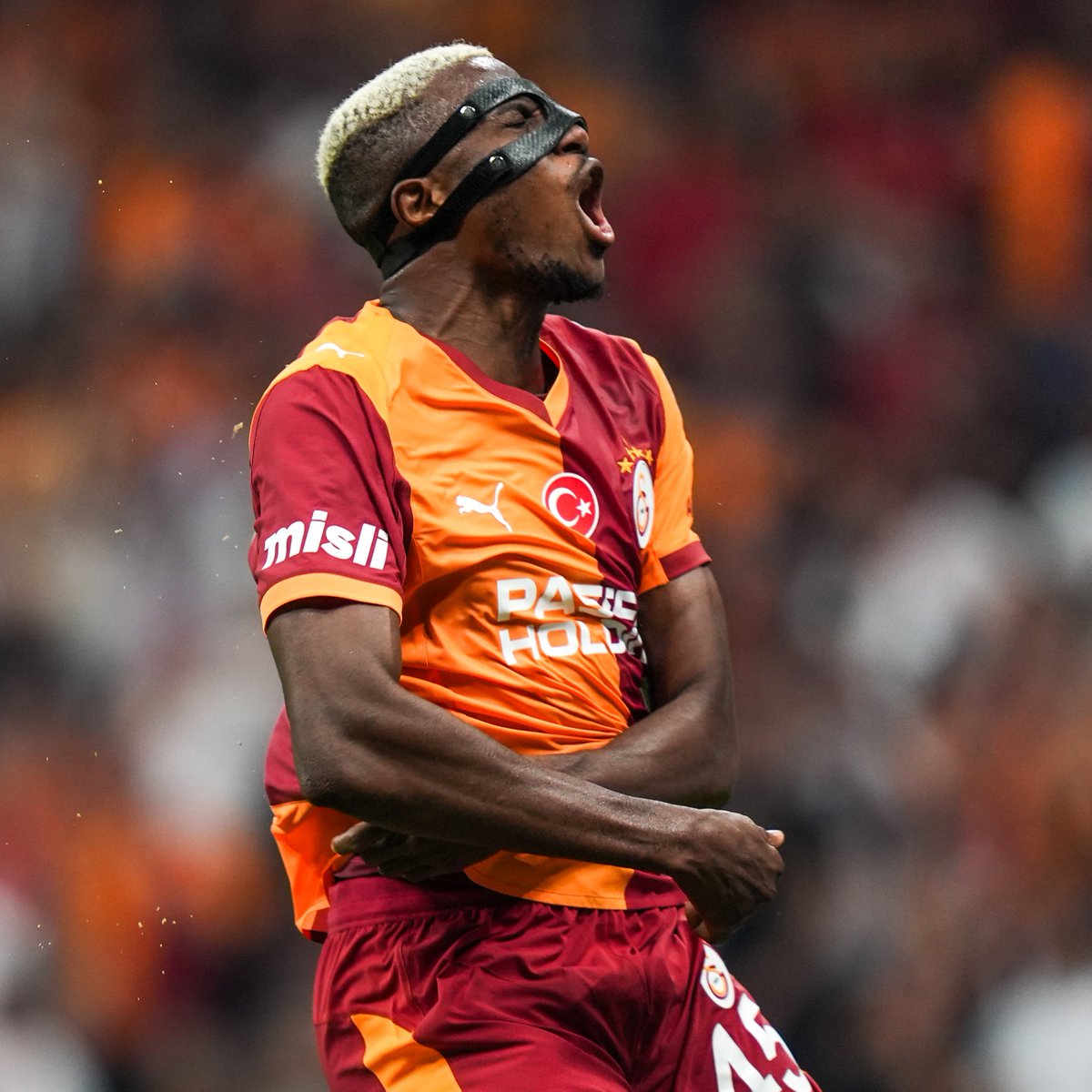 Victor Osimhen: "Kalbimde nerede olmak istediğimi biliyordum. Zor olanı finansal olandı. İlgimi çekmedi desem yalan olurdu ama Galatasaray'da olduğum için mutluyum."