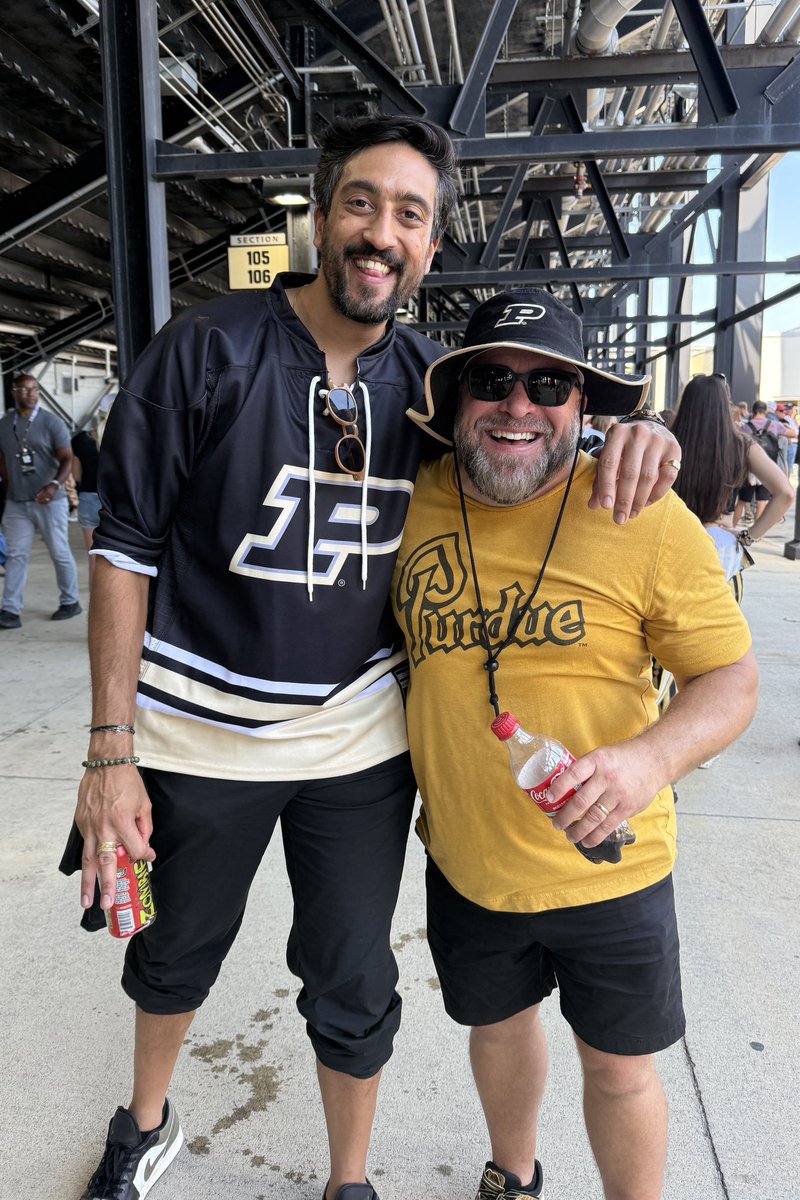 Hey look! <a href="/aneeshswamy/">Aneesh</a> is hanging with Teddy Swims!!